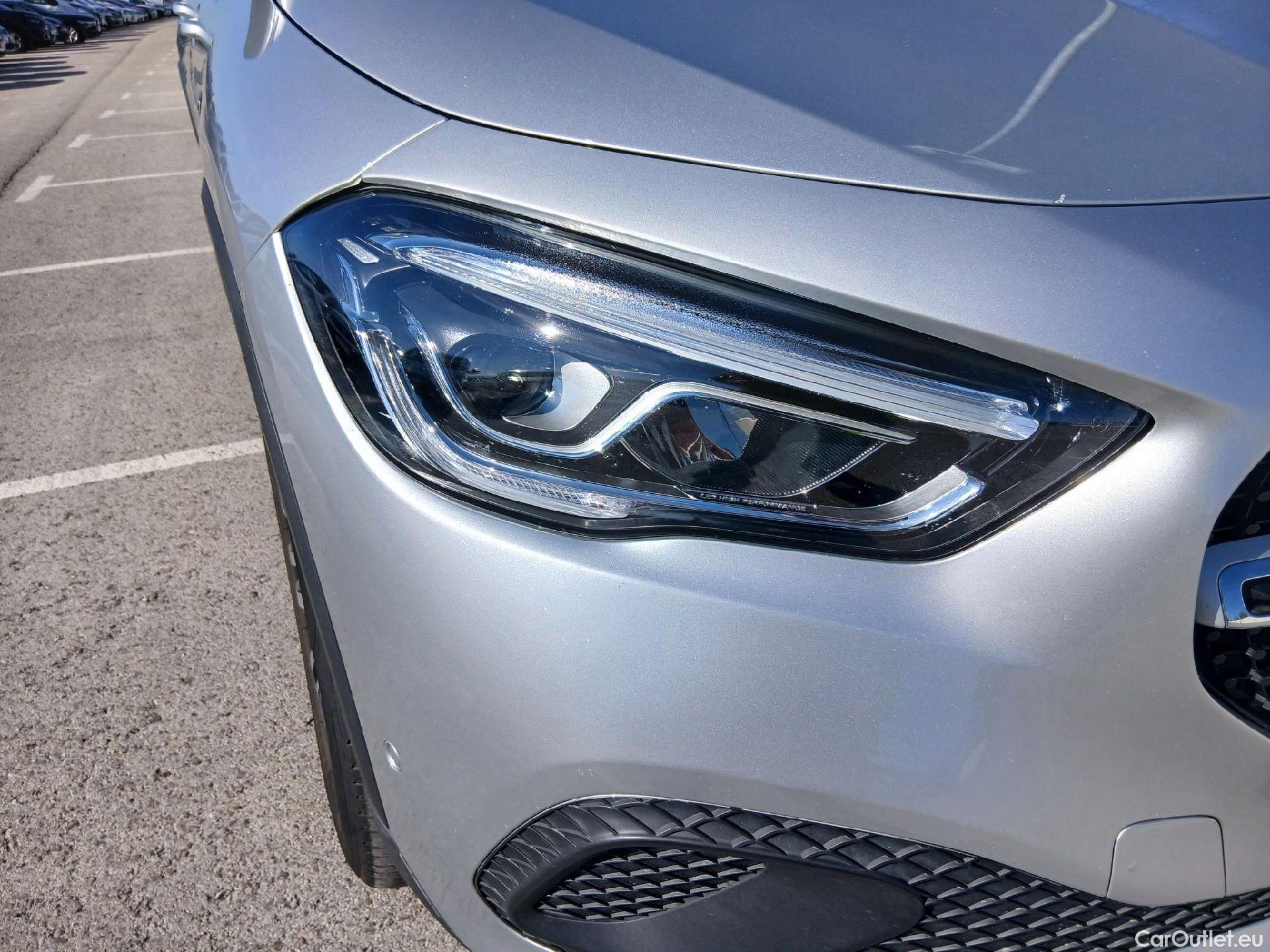  Mercedes  GLA MERCEDES-BENZ  / 2020 / 5P / todoterreno  250 e #4