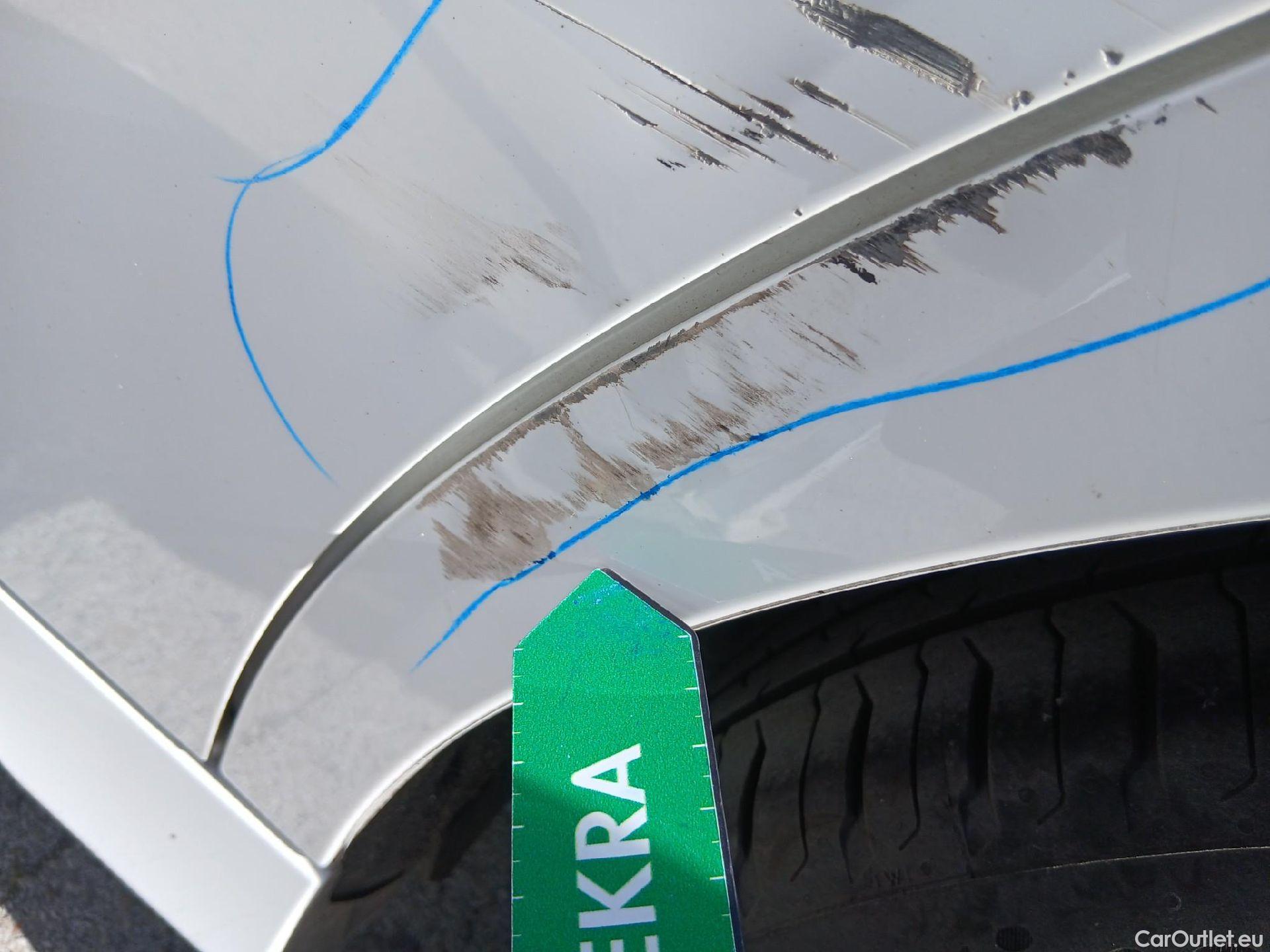  Mercedes  A-Klasse MERCEDES-BENZ Clase A / 2018 / 5P / berlina con portón A 180 d #30