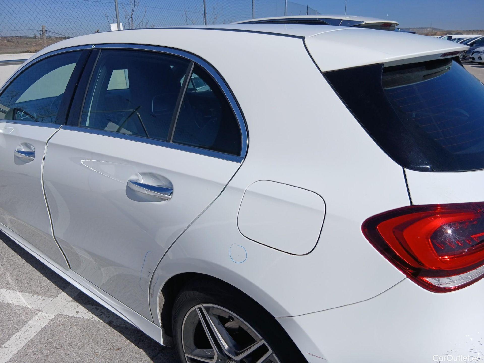  Mercedes  A-Klasse MERCEDES-BENZ Clase A / 2018 / 5P / berlina con portón A 180 d #29