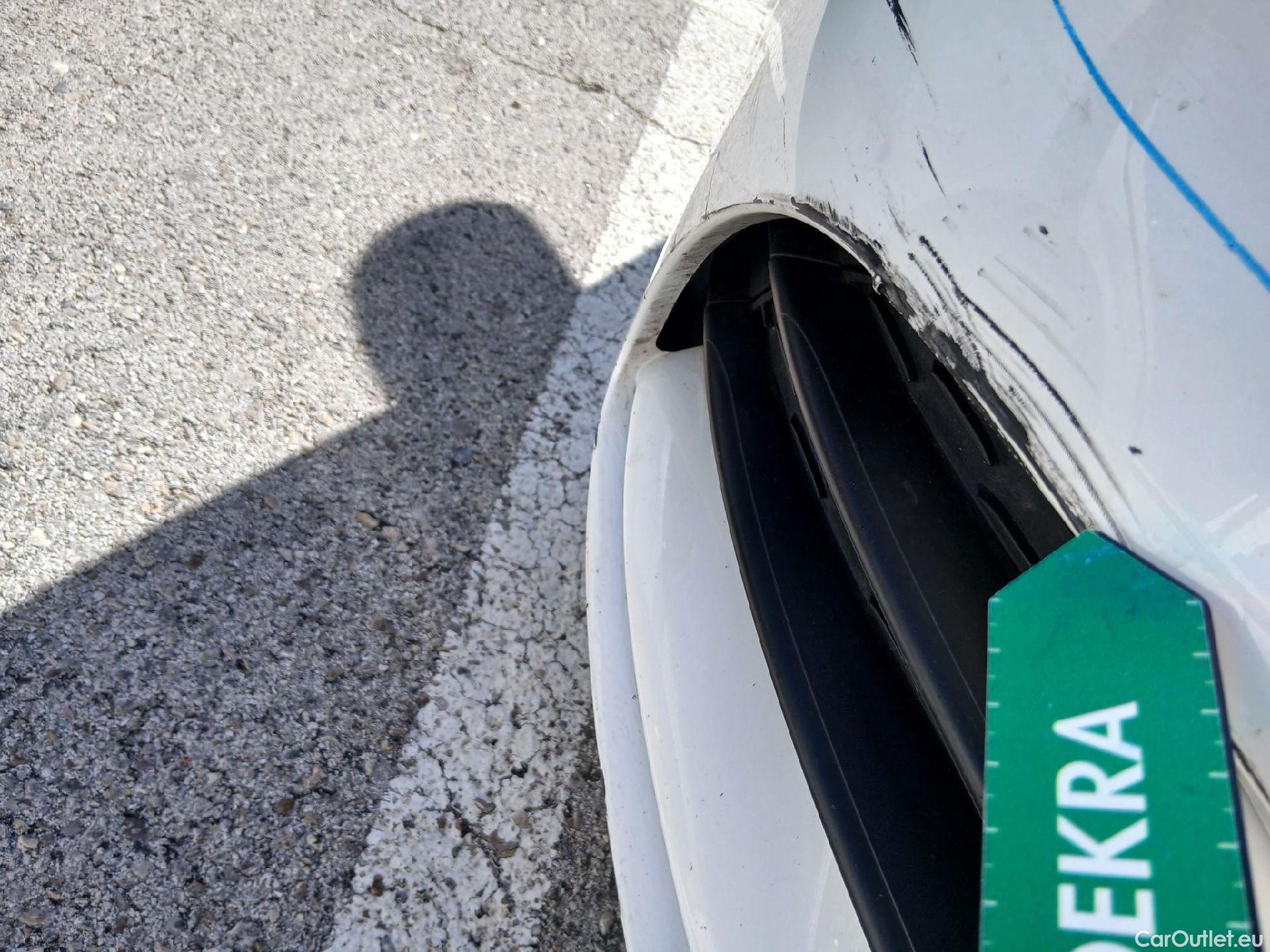  Mercedes  A-Klasse MERCEDES-BENZ Clase A / 2018 / 5P / berlina con portón A 180 d #3