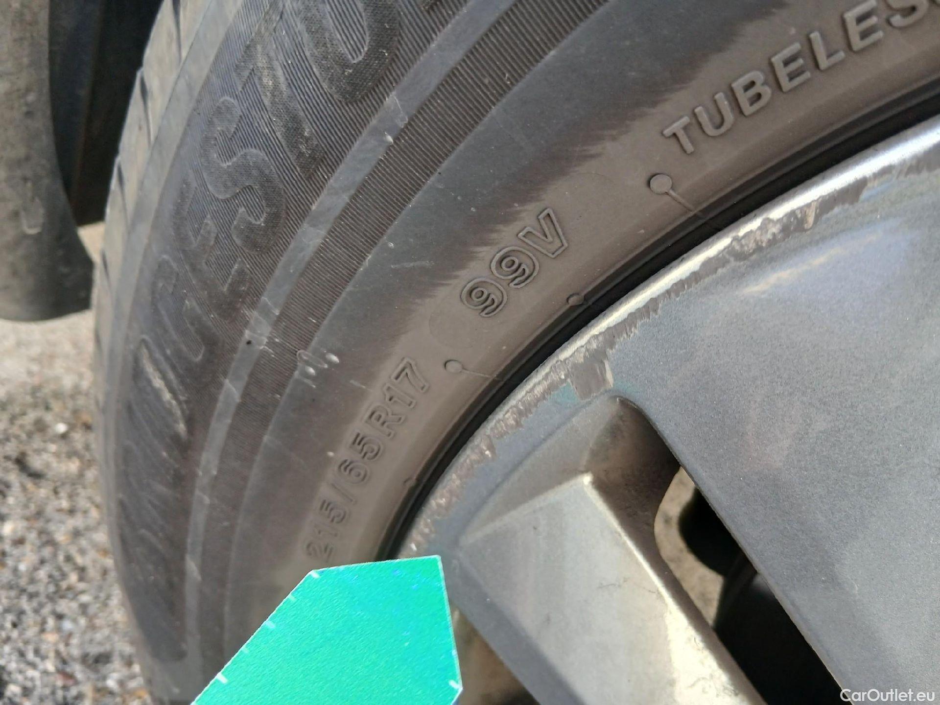  Nissan  Qashqai NISSAN  / 2021 / 5P / todoterreno DIG-T 116kW (158CV) mHEV Xtronic Acenta (AC) #37