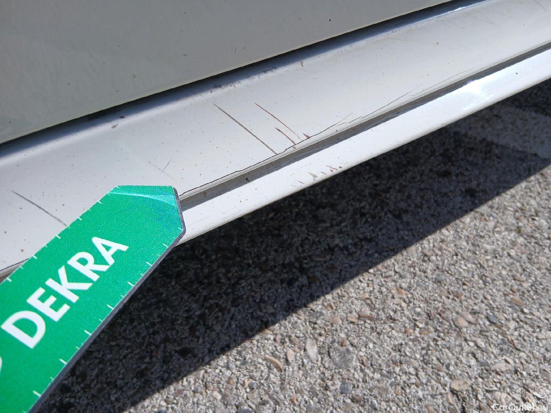  Mercedes  A-Klasse MERCEDES-BENZ Clase A / 2018 / 5P / berlina con portón A 180 d #17