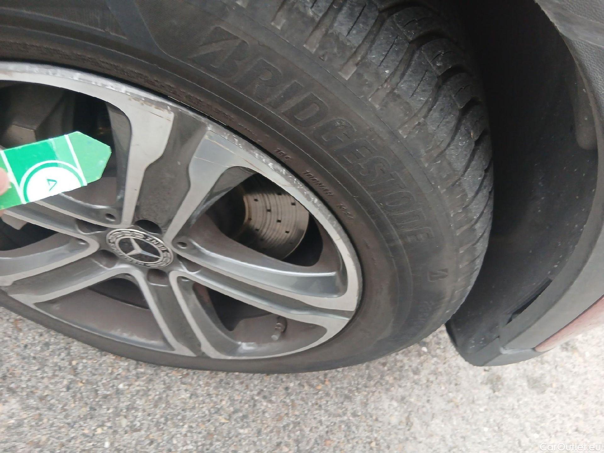  Mercedes  G-Klasee MERCEDES-BENZ Clase GLC / 2019 / 5P / todoterreno GLC 300 de 4MATIC #44