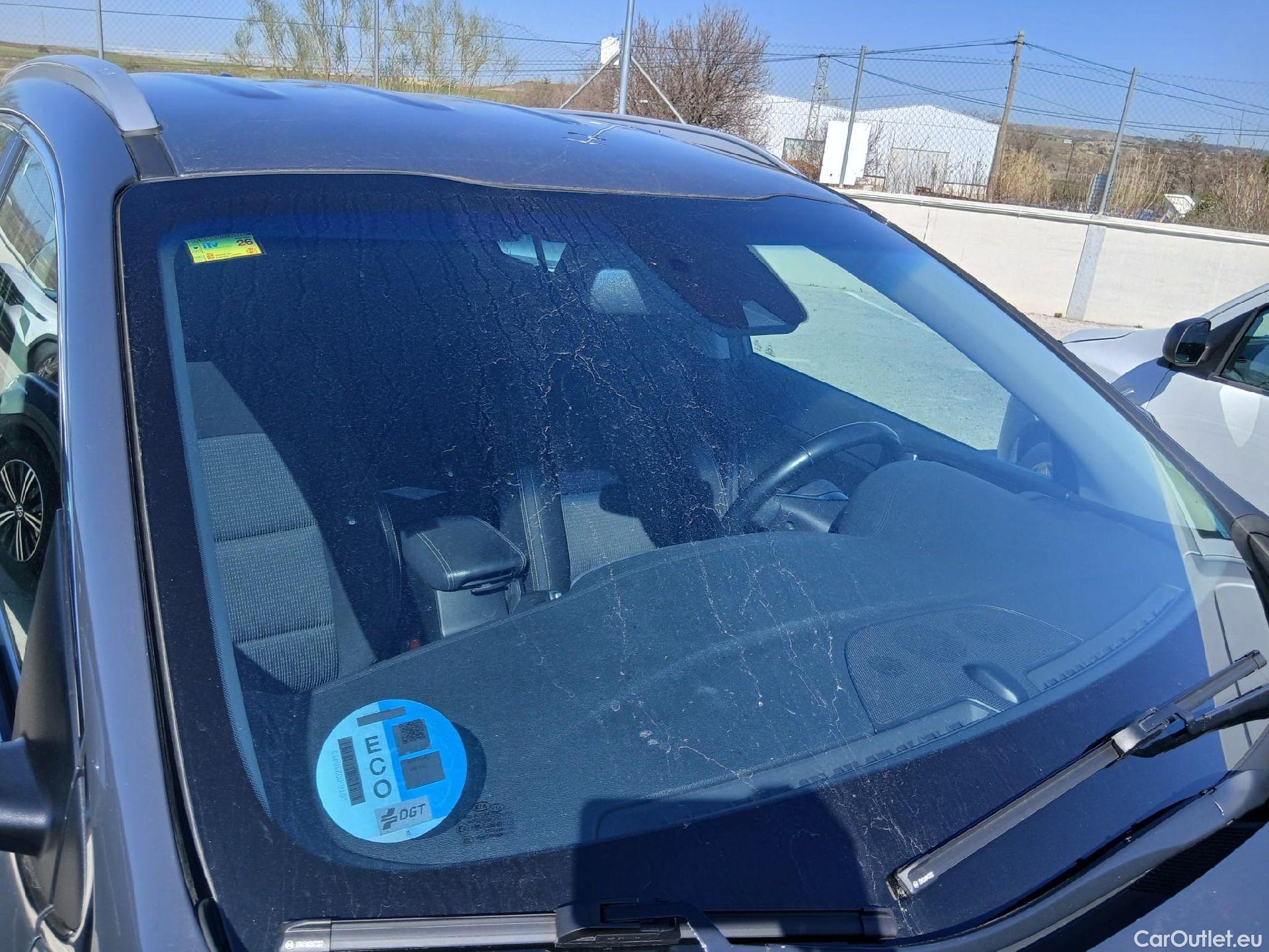  KIA  Sportage KIA  1.6MHEV Drive 100kW(136CV) 4x2(Crist Tintados) #1