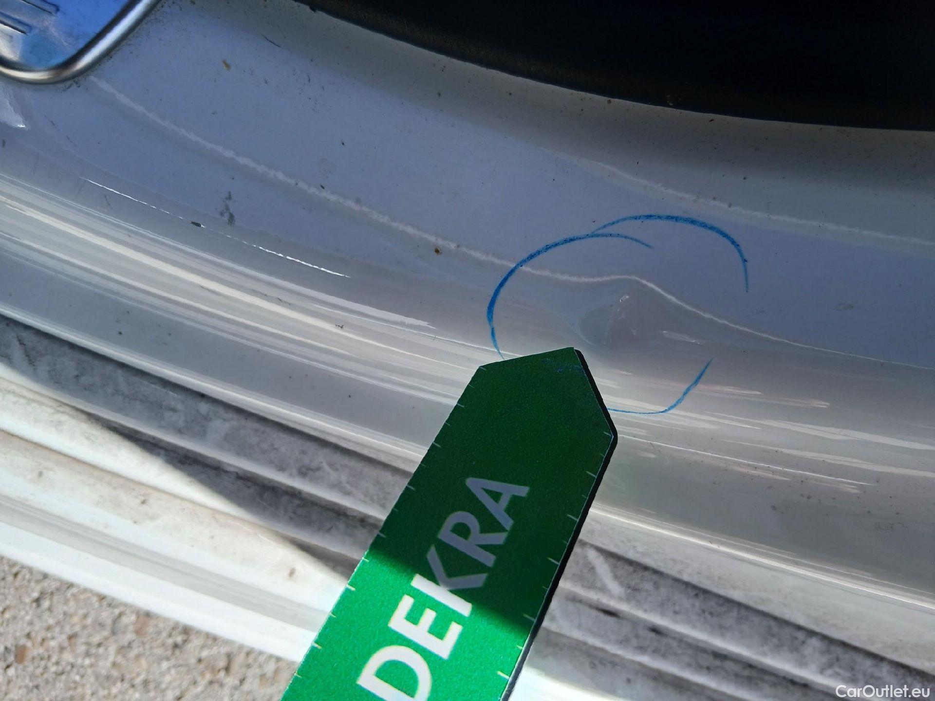  Mercedes  A-Klasse MERCEDES-BENZ Clase A / 2018 / 5P / berlina con portón A 180 d #23