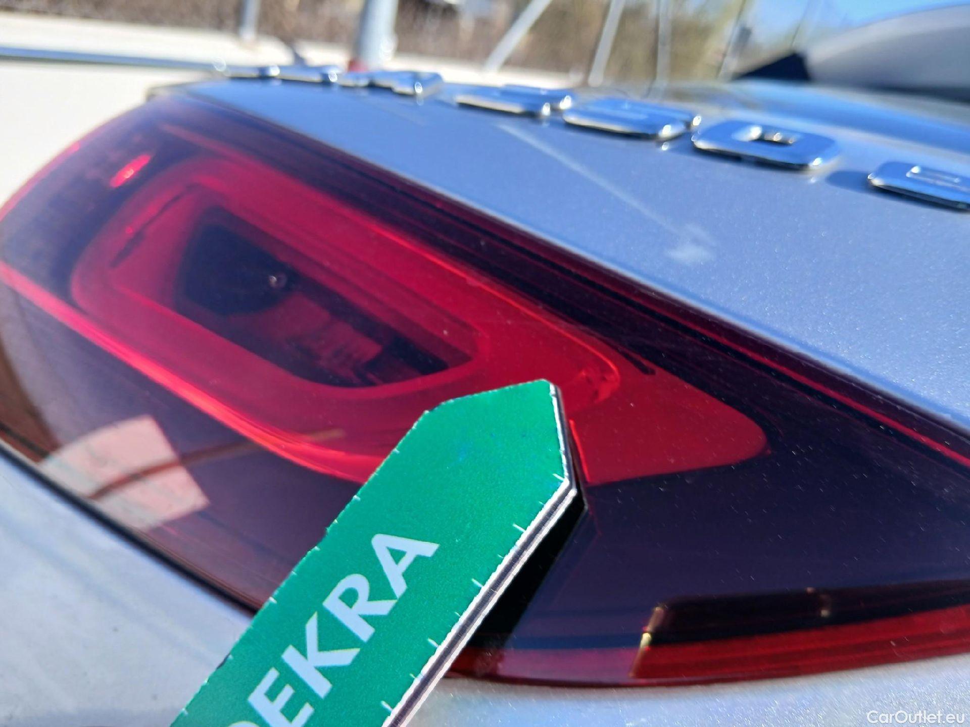  Mercedes  GLA MERCEDES-BENZ  / 2020 / 5P / todoterreno  250 e #32