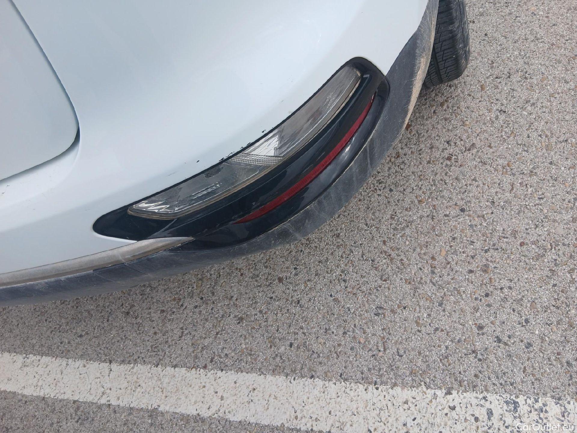  KIA  Sportage KIA  / 2018 / 5P / todoterreno 1.6 MHEV Business 100kW (136CV) 4x4 #39