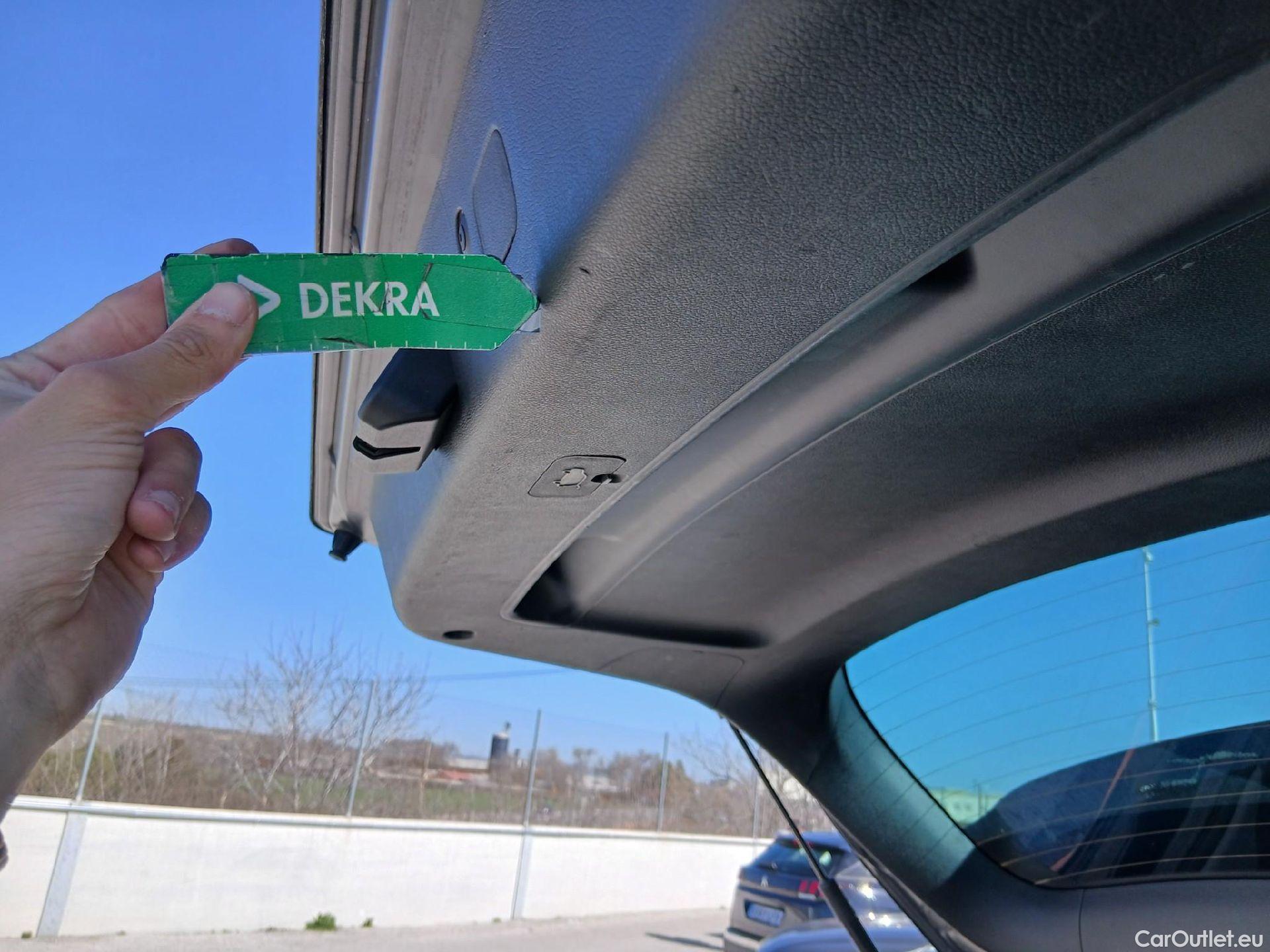  KIA  Sportage KIA  1.6MHEV Drive 100kW(136CV) 4x2(Crist Tintados) #36