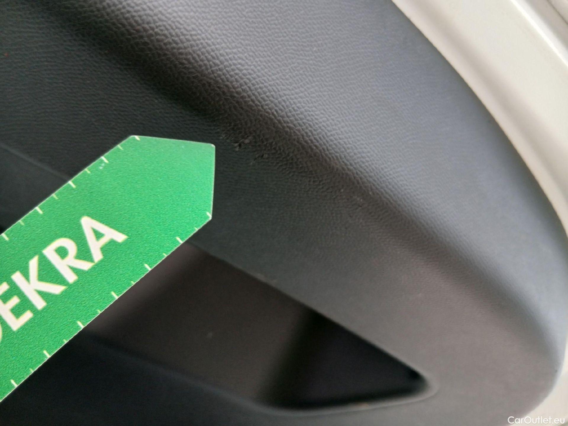  Opel  Corsa OPEL  / 2019 / 5P / berlina con portón 1.2T XHL 74kW (100CV) Edition (AC) #4