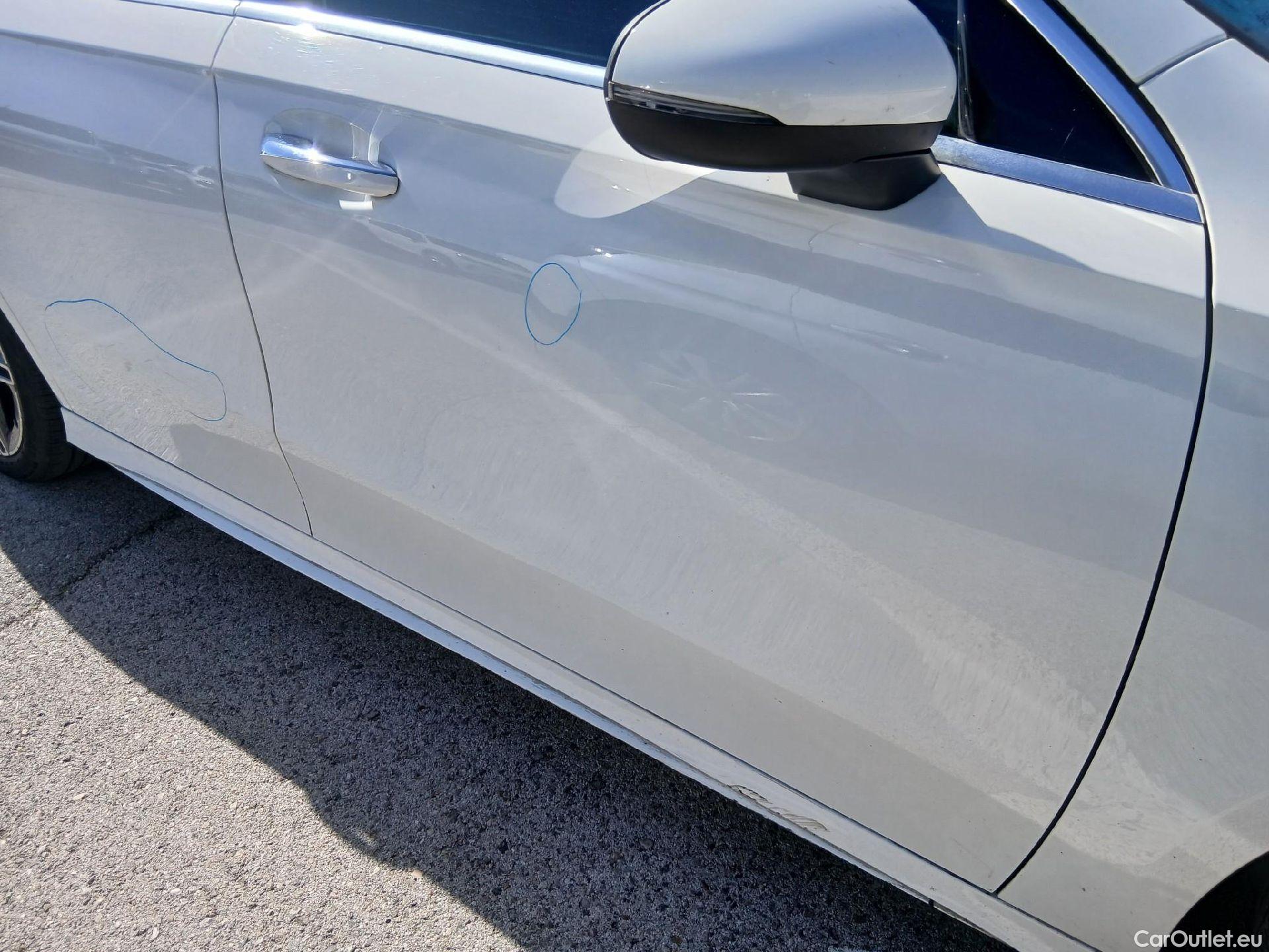  Mercedes  A-Klasse MERCEDES-BENZ Clase A / 2018 / 5P / berlina con portón A 180 d #58