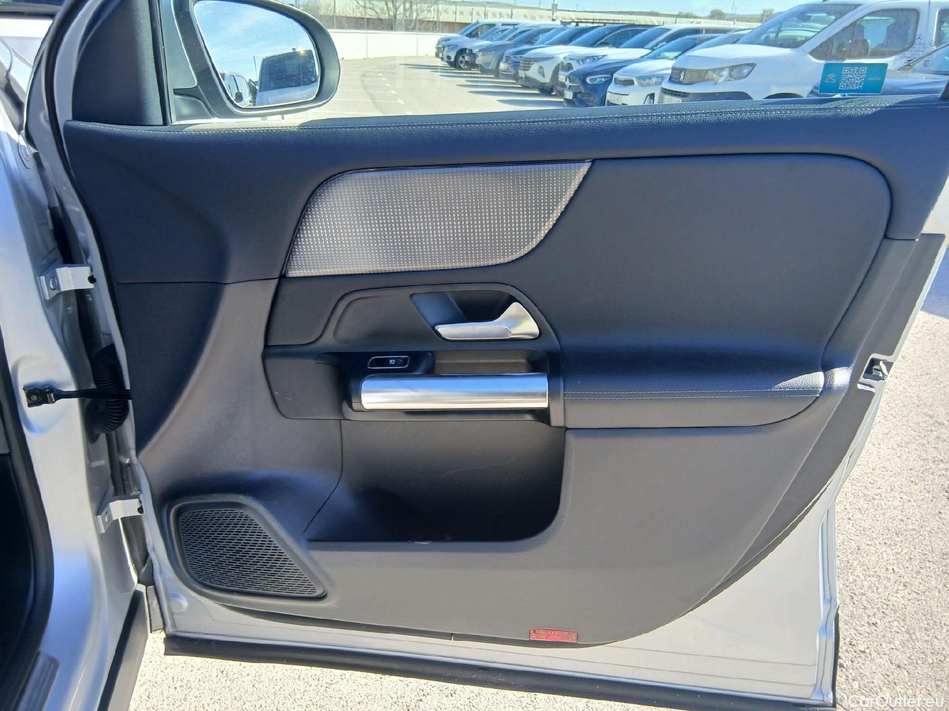  Mercedes  GLA MERCEDES-BENZ  / 2020 / 5P / todoterreno  250 e #61