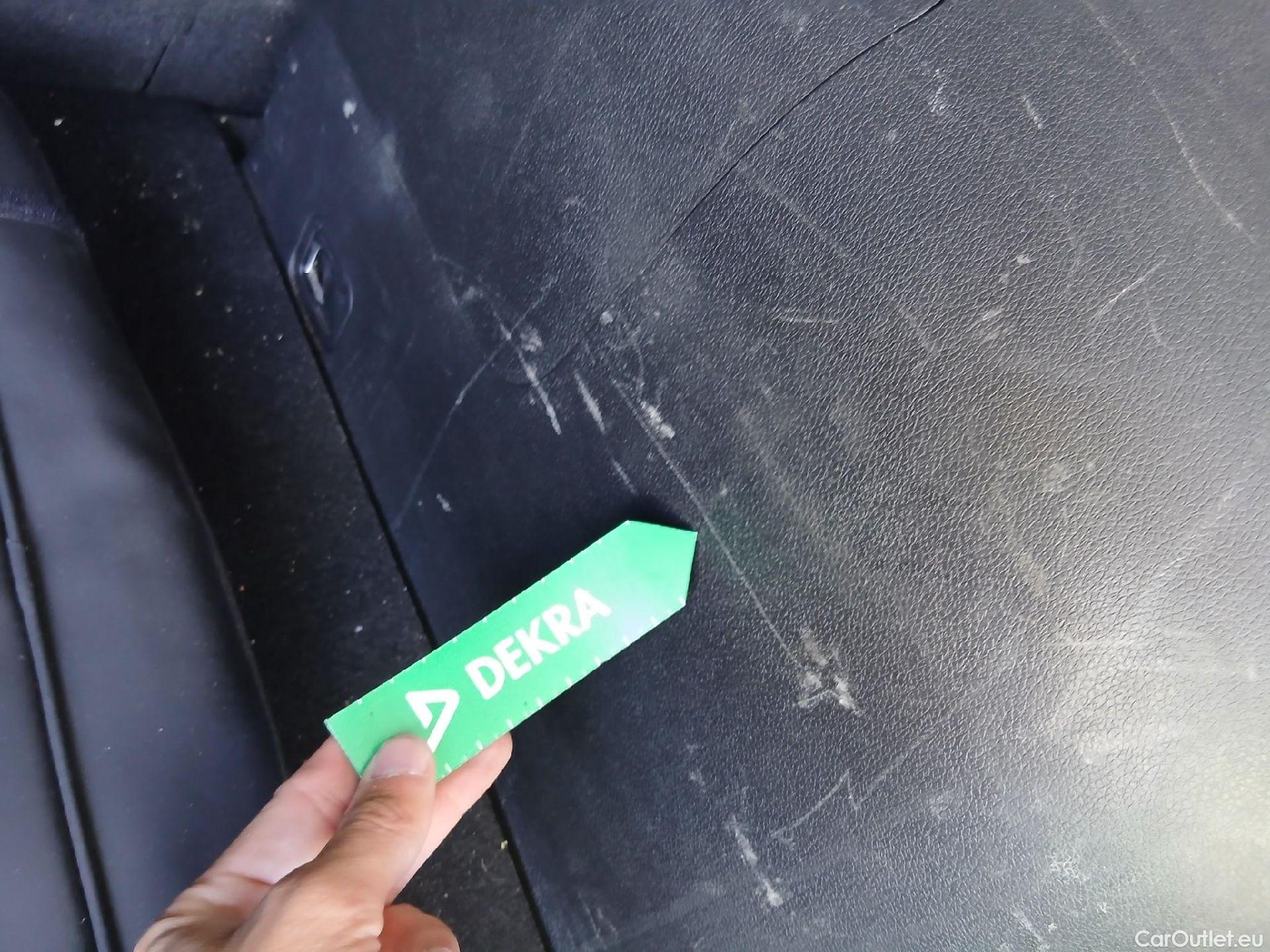  KIA  Niro KIA  / 2019 / 5P / crossover 1.6 GDi HEV 104kW (141CV) Drive #33