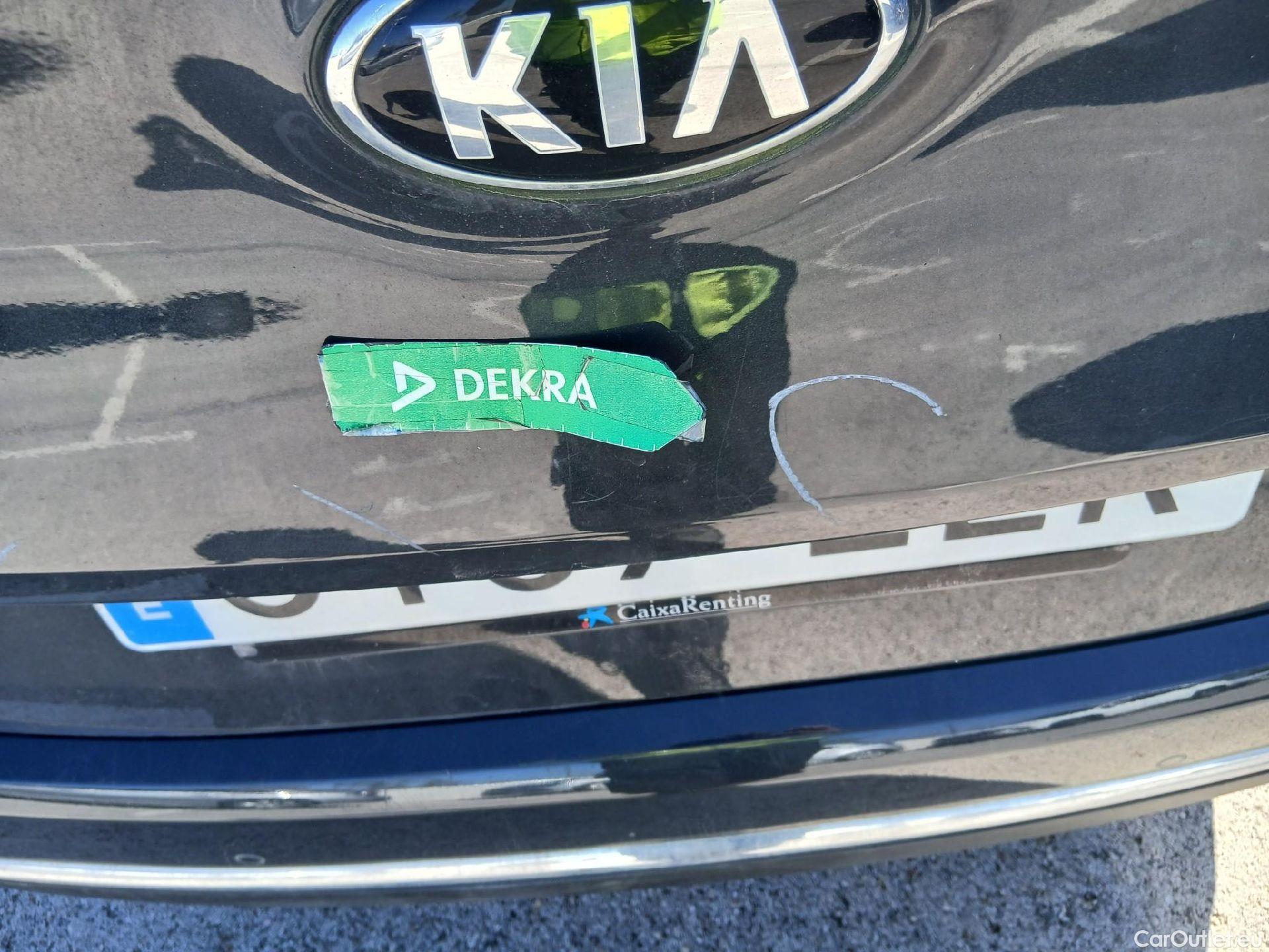  KIA  Sportage KIA  1.6MHEV Drive 100kW(136CV) 4x2(Crist Tintados) #30