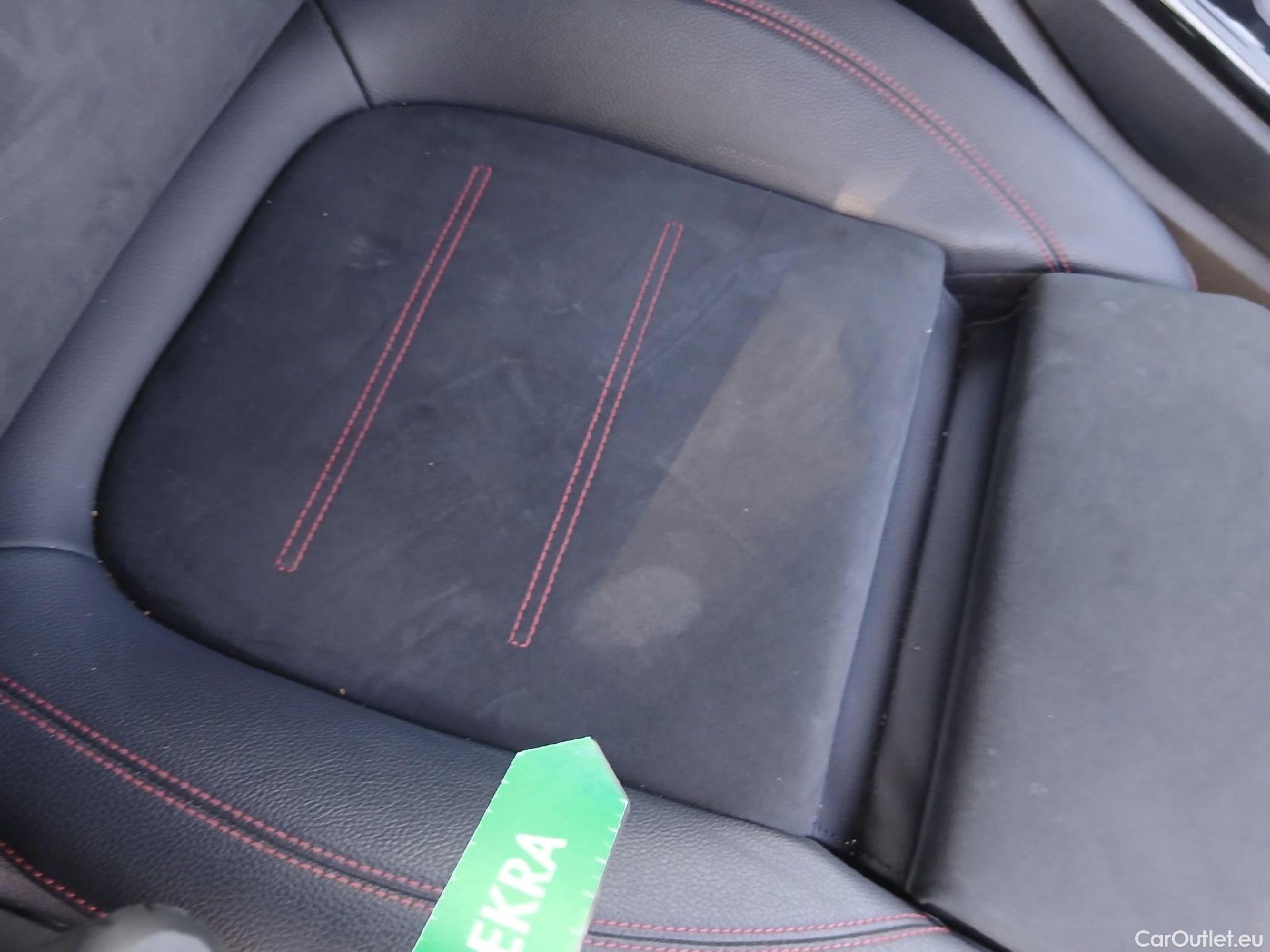  Mercedes  A-Klasse MERCEDES-BENZ Clase A / 2018 / 5P / berlina con portón A 180 d #60