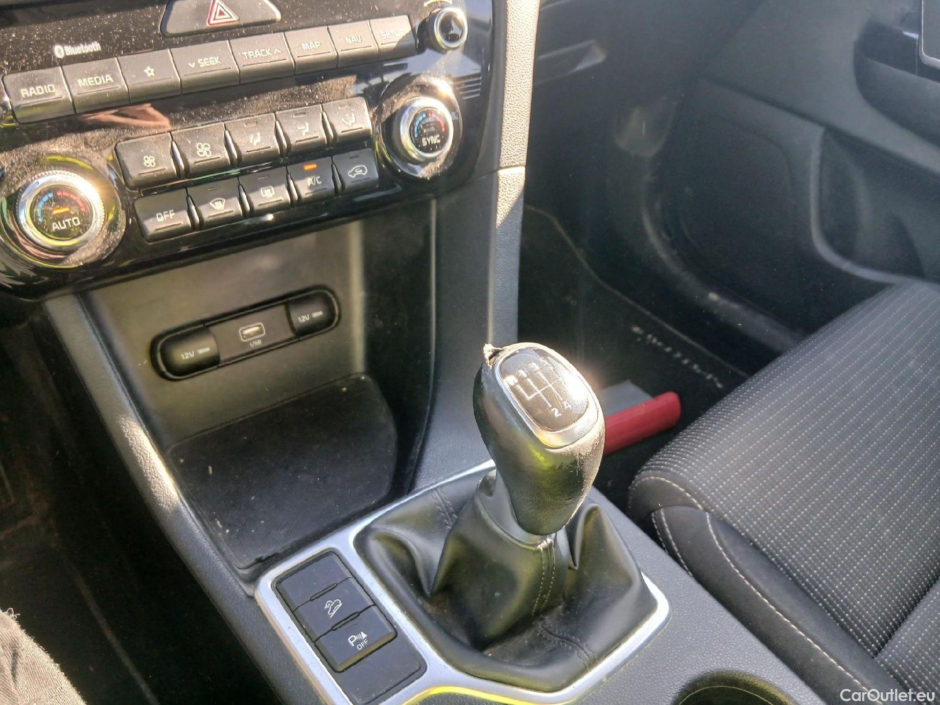  KIA  Sportage KIA  / 2018 / 5P / todoterreno 1.6 MHEV Drive 85kW (115CV) 4x2 #2