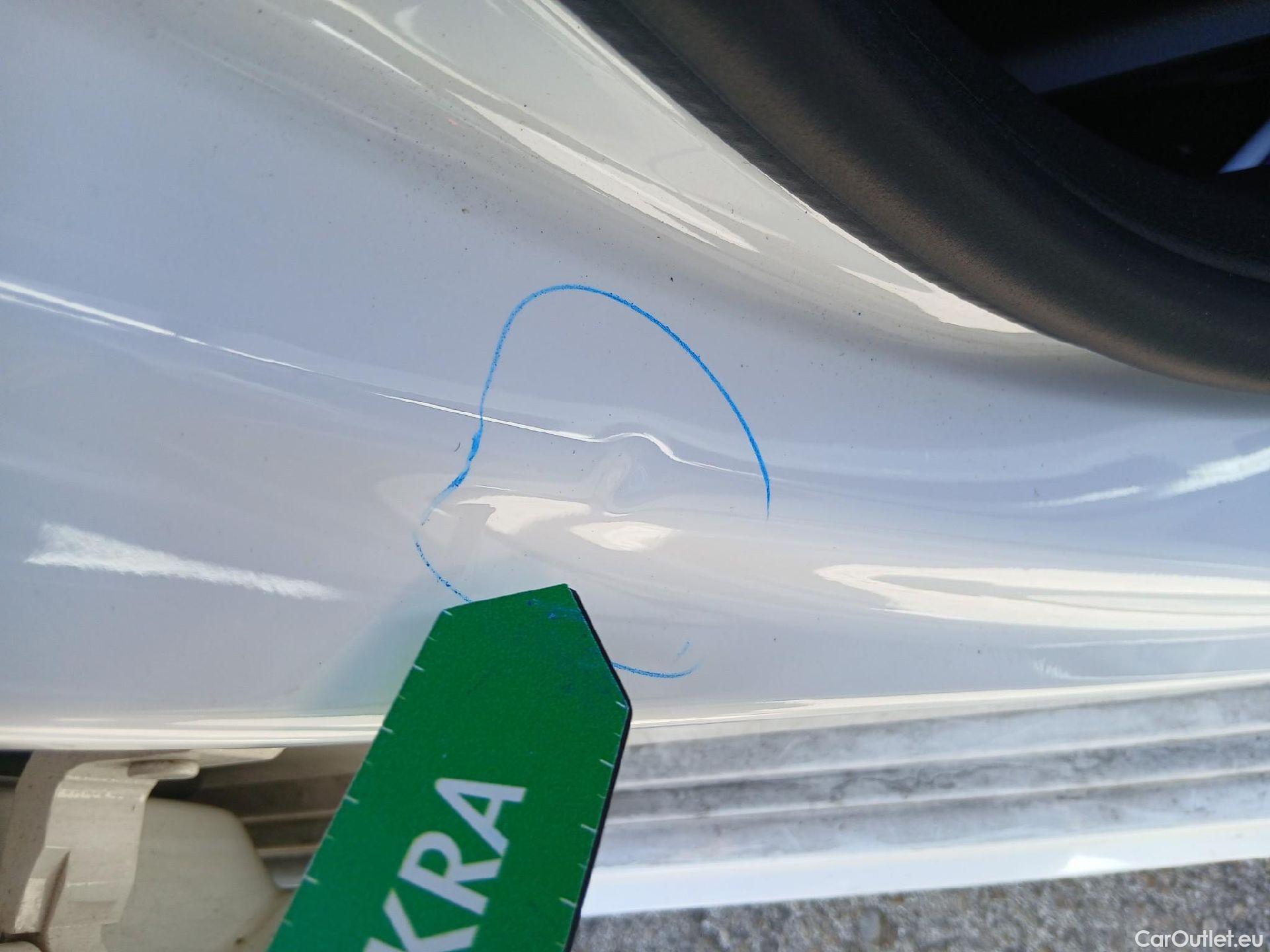  Mercedes  A-Klasse MERCEDES-BENZ Clase A / 2018 / 5P / berlina con portón A 180 d #63