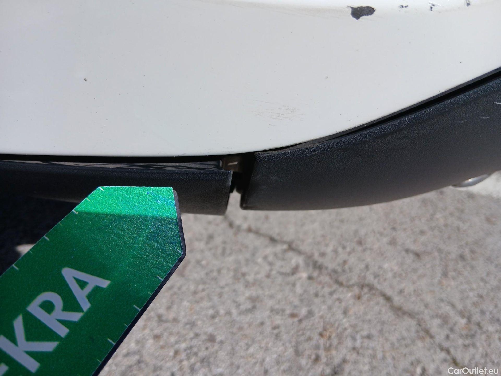  Mercedes  A-Klasse MERCEDES-BENZ Clase A / 2018 / 5P / berlina con portón A 180 d #40