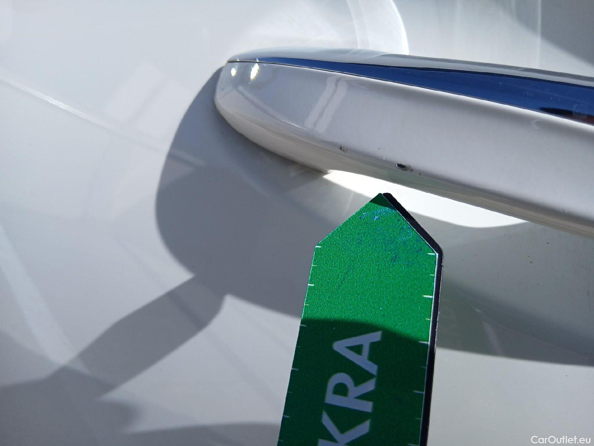  Mercedes  A-Klasse MERCEDES-BENZ Clase A / 2018 / 5P / berlina con portón A 180 d #21