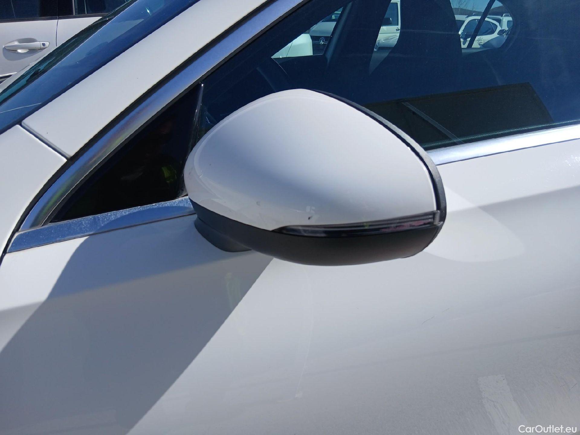  Mercedes  A-Klasse MERCEDES-BENZ Clase A / 2018 / 5P / berlina con portón A 180 d #16