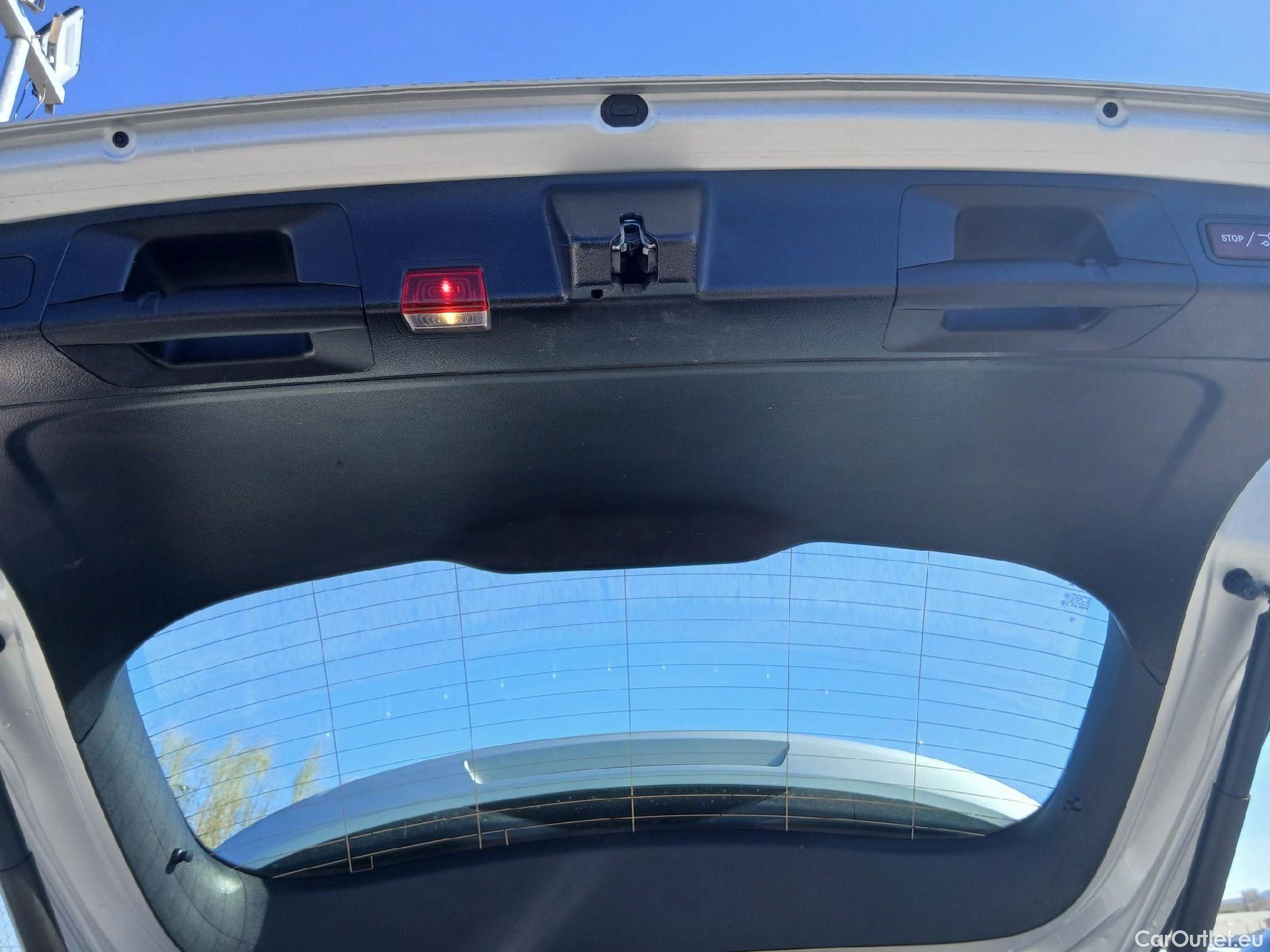  Mercedes  GLA MERCEDES-BENZ  / 2020 / 5P / todoterreno  250 e #38