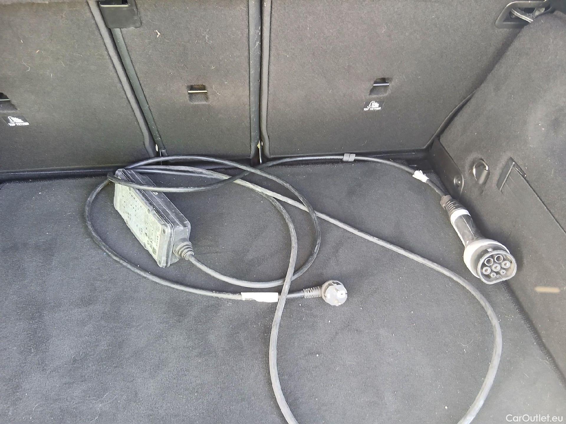  Mercedes  GLA MERCEDES-BENZ  / 2020 / 5P / todoterreno  250 e #40