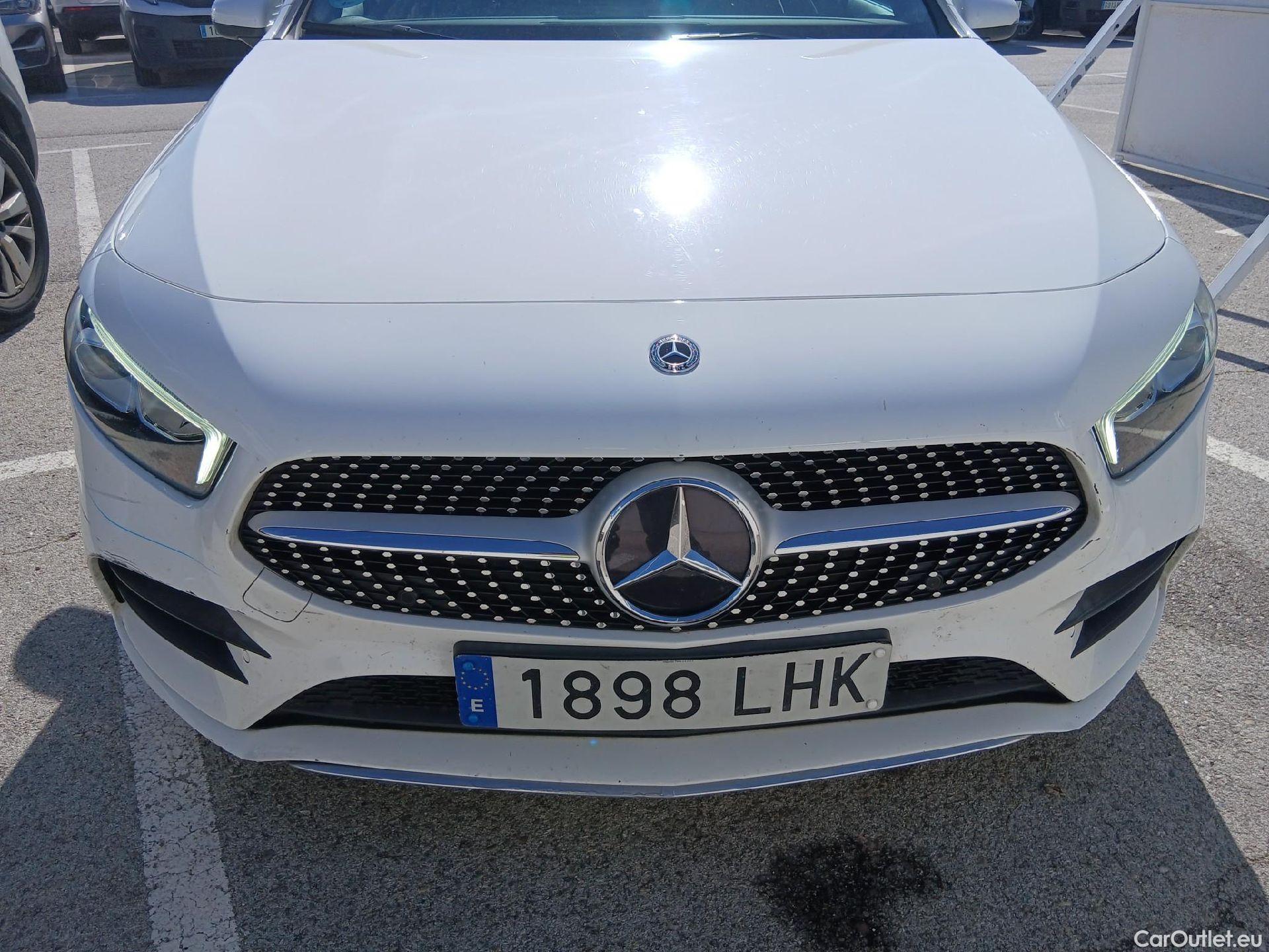  Mercedes  A-Klasse MERCEDES-BENZ Clase A / 2018 / 5P / berlina con portón A 180 d #4