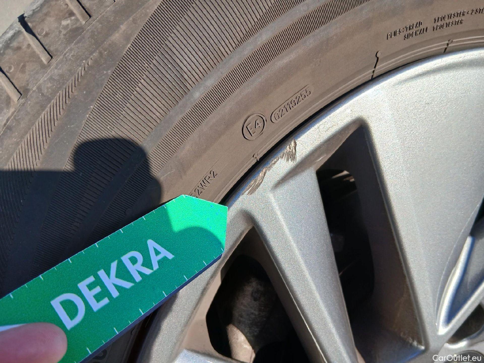  Nissan  Qashqai NISSAN  / 2021 / 5P / todoterreno DIG-T 116kW (158CV) mHEV Xtronic Acenta (AC) #9