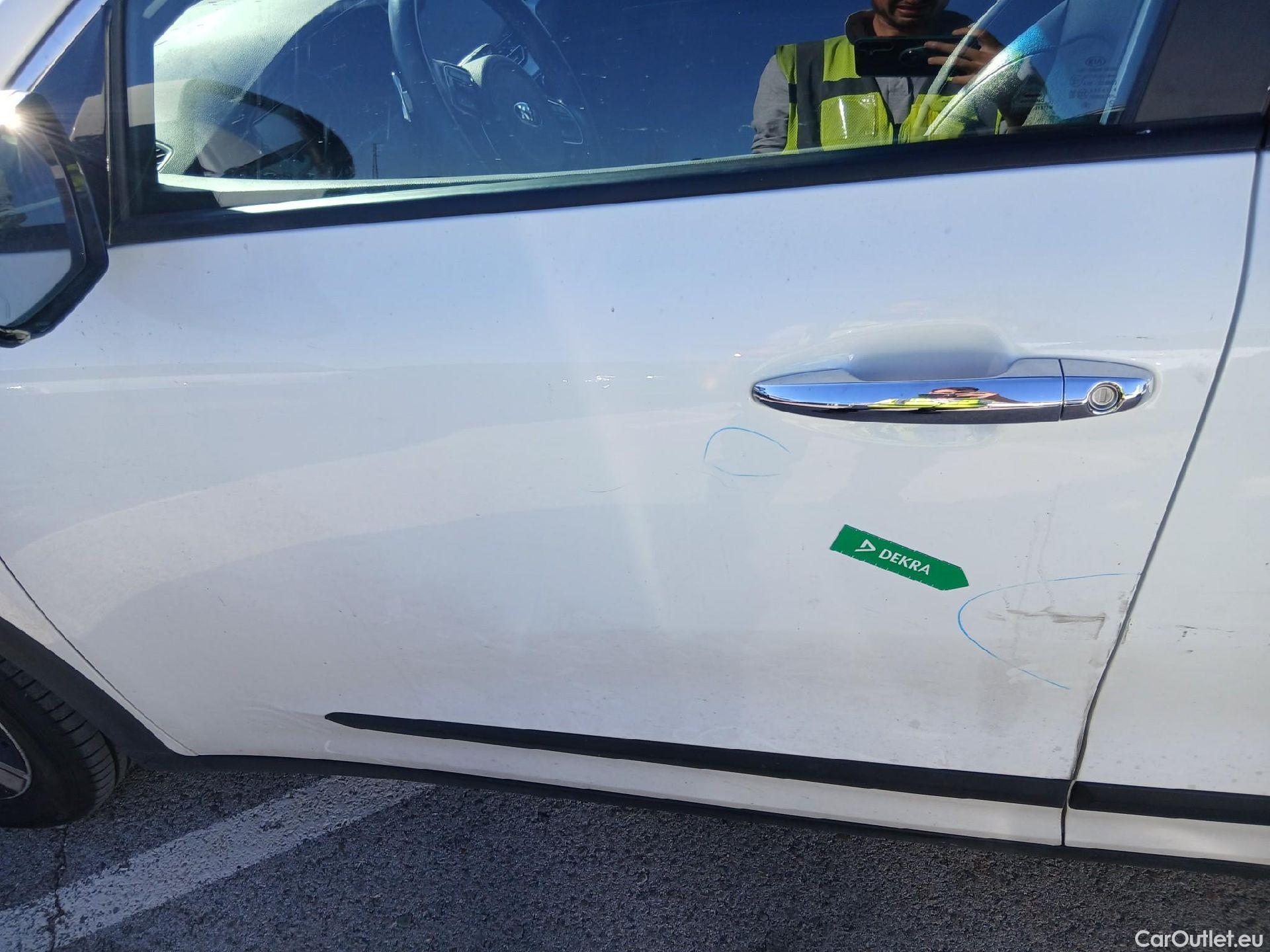  KIA  Niro KIA  / 2019 / 5P / crossover 1.6 GDi HEV 104kW (141CV) Drive #18