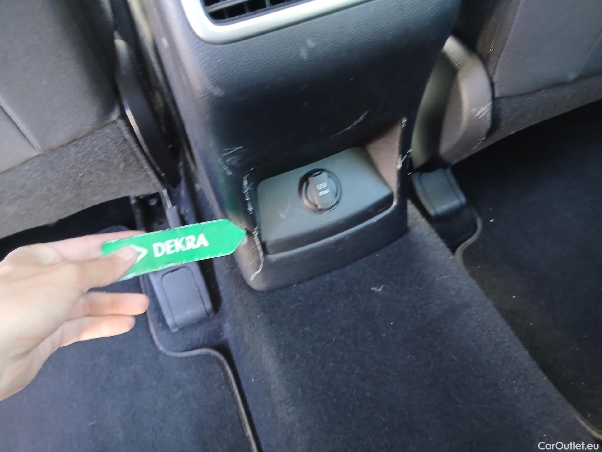  KIA  Sportage KIA  1.6MHEV Drive 100kW(136CV) 4x2(Crist Tintados) #20