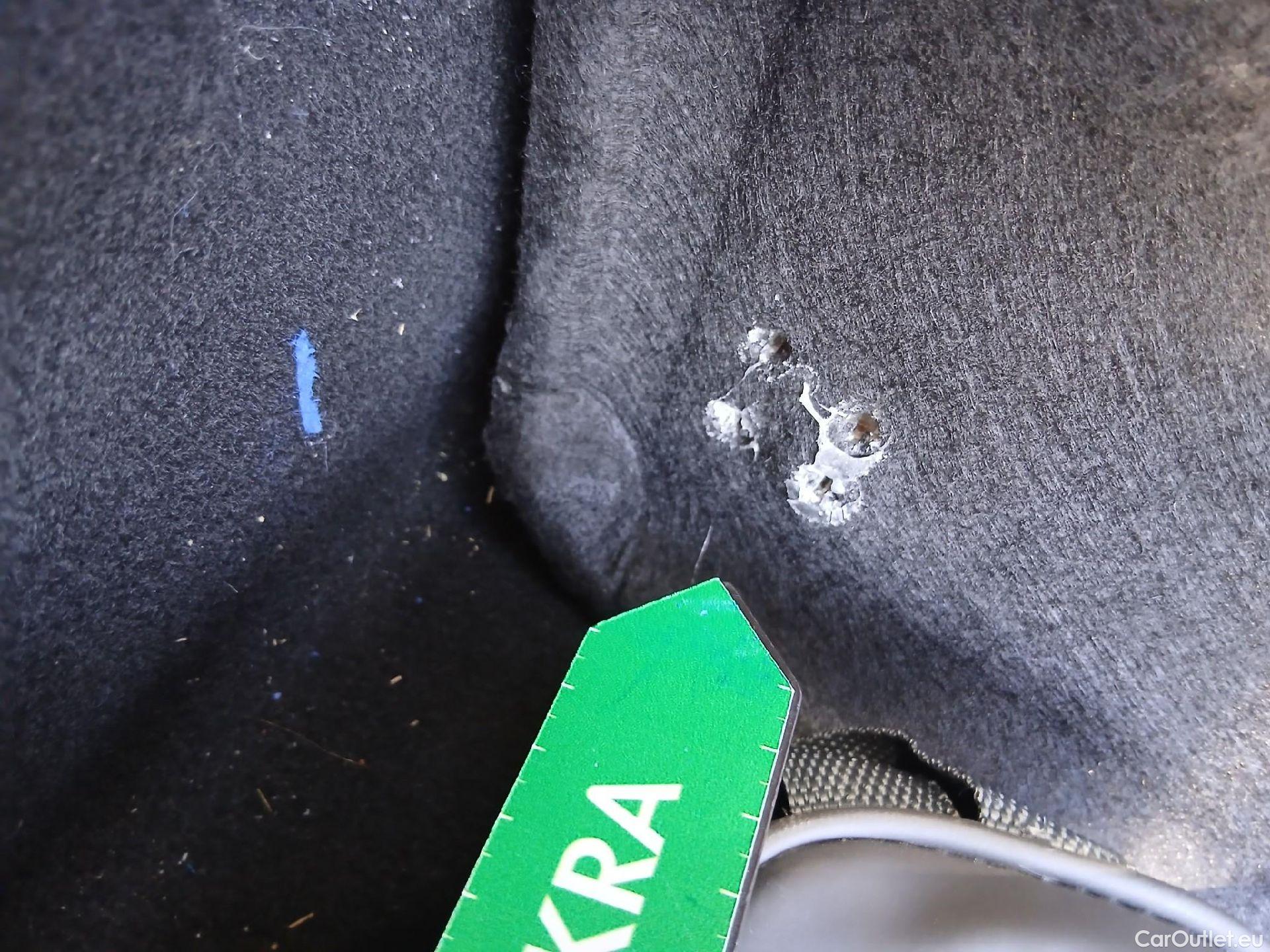  Mercedes  A-Klasse MERCEDES-BENZ Clase A / 2018 / 5P / berlina con portón A 180 d #42