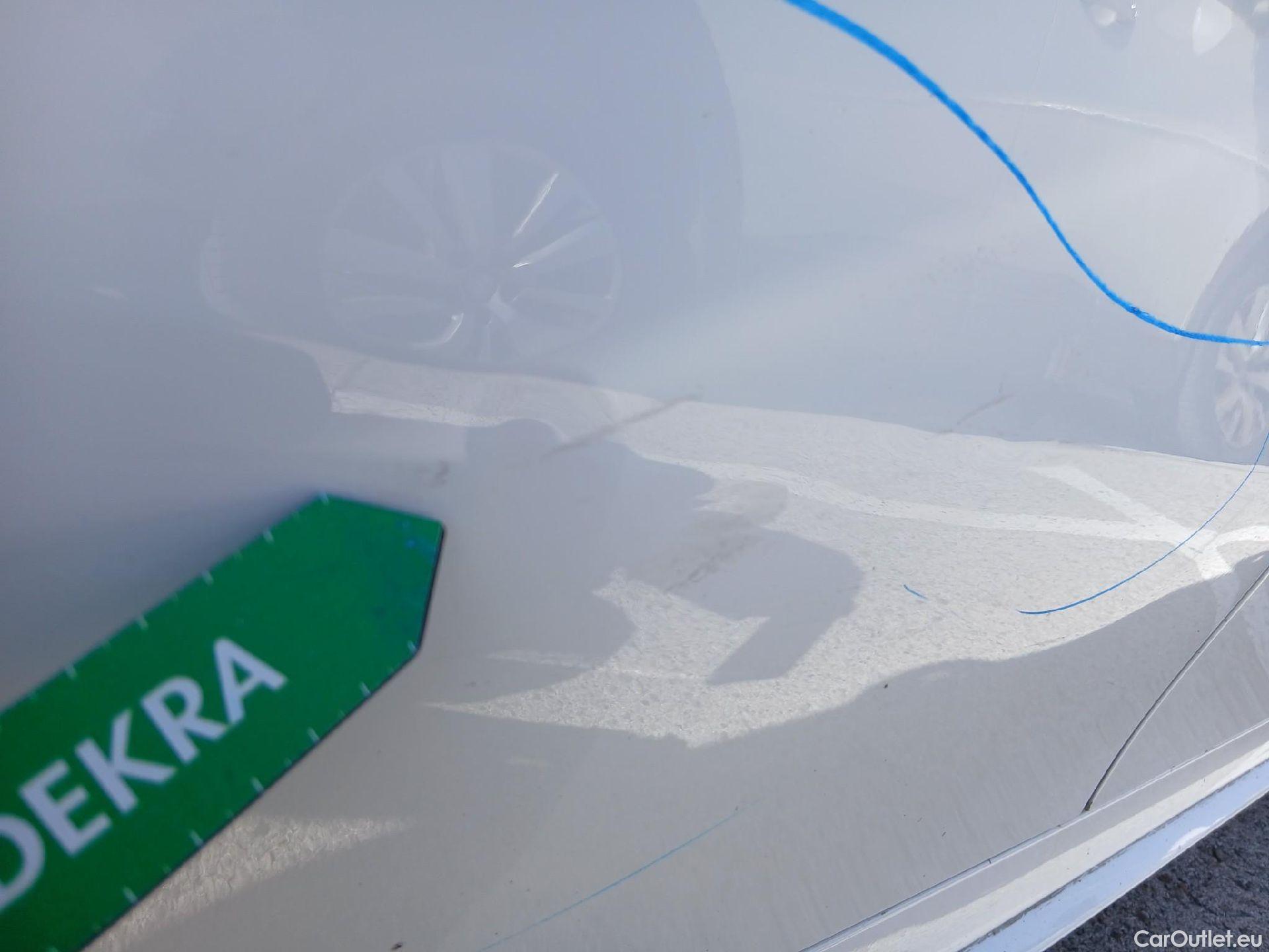  Mercedes  A-Klasse MERCEDES-BENZ Clase A / 2018 / 5P / berlina con portón A 180 d #55