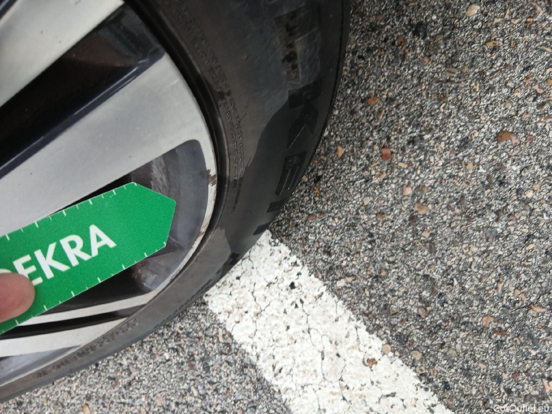  Peugeot  3008 PEUGEOT  Hybrid / 2020 / 5P / todoterreno 225 e-EAT8 Allure Pack #10