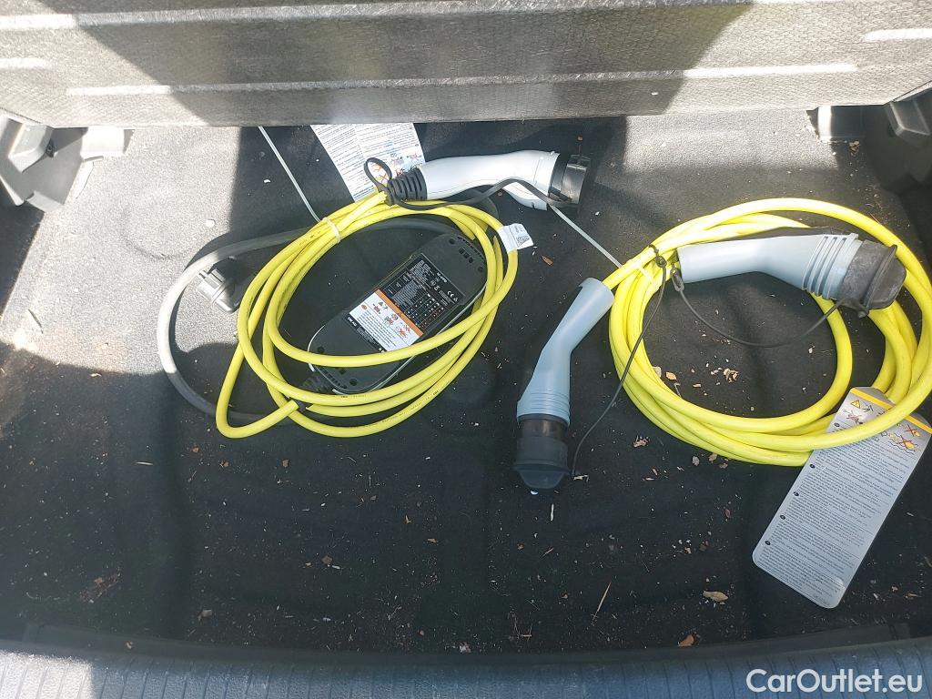  Volkswagen  Golf  VOLKSWAGEN / 2016 / 5P / berlina con portón e-ePower 110 kW (136CV) #5