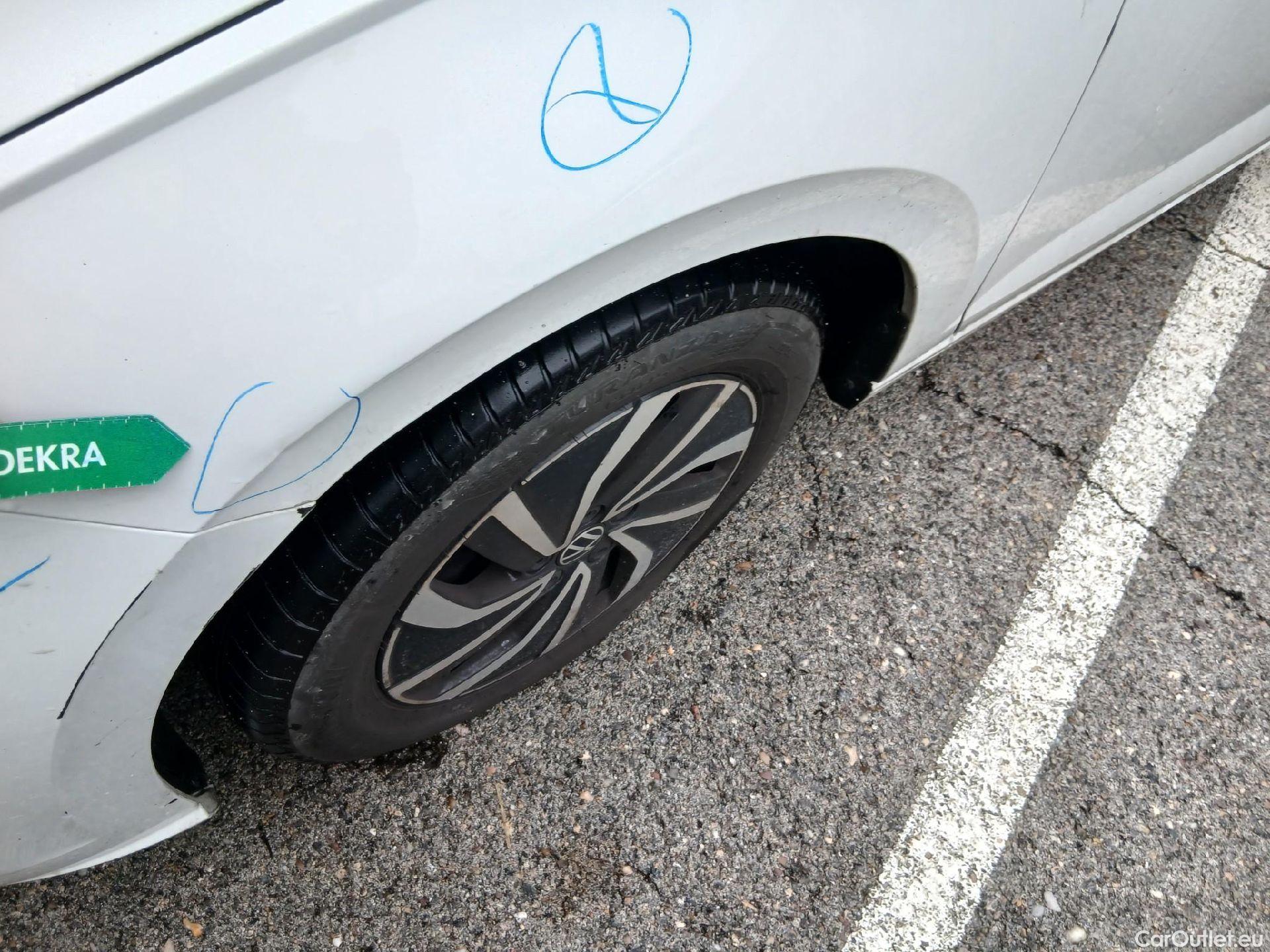  Volkswagen  Polo VOLKSWAGEN  / 2021 / 5P / berlina con portón Life 1.0 TSI 70kW (95CV) #7