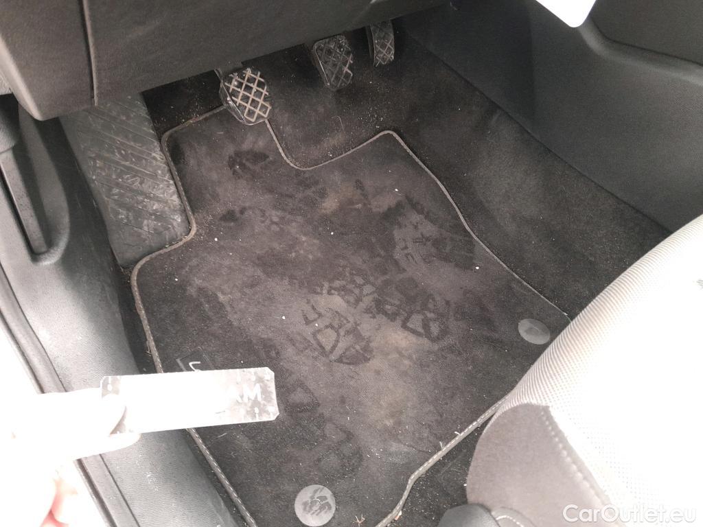  Land Rover  Discovery SEAT Nuevo León / 2020 / 5P / berlina con portón 2.0 TDI 85kW S&S Style Go (AC3) #9