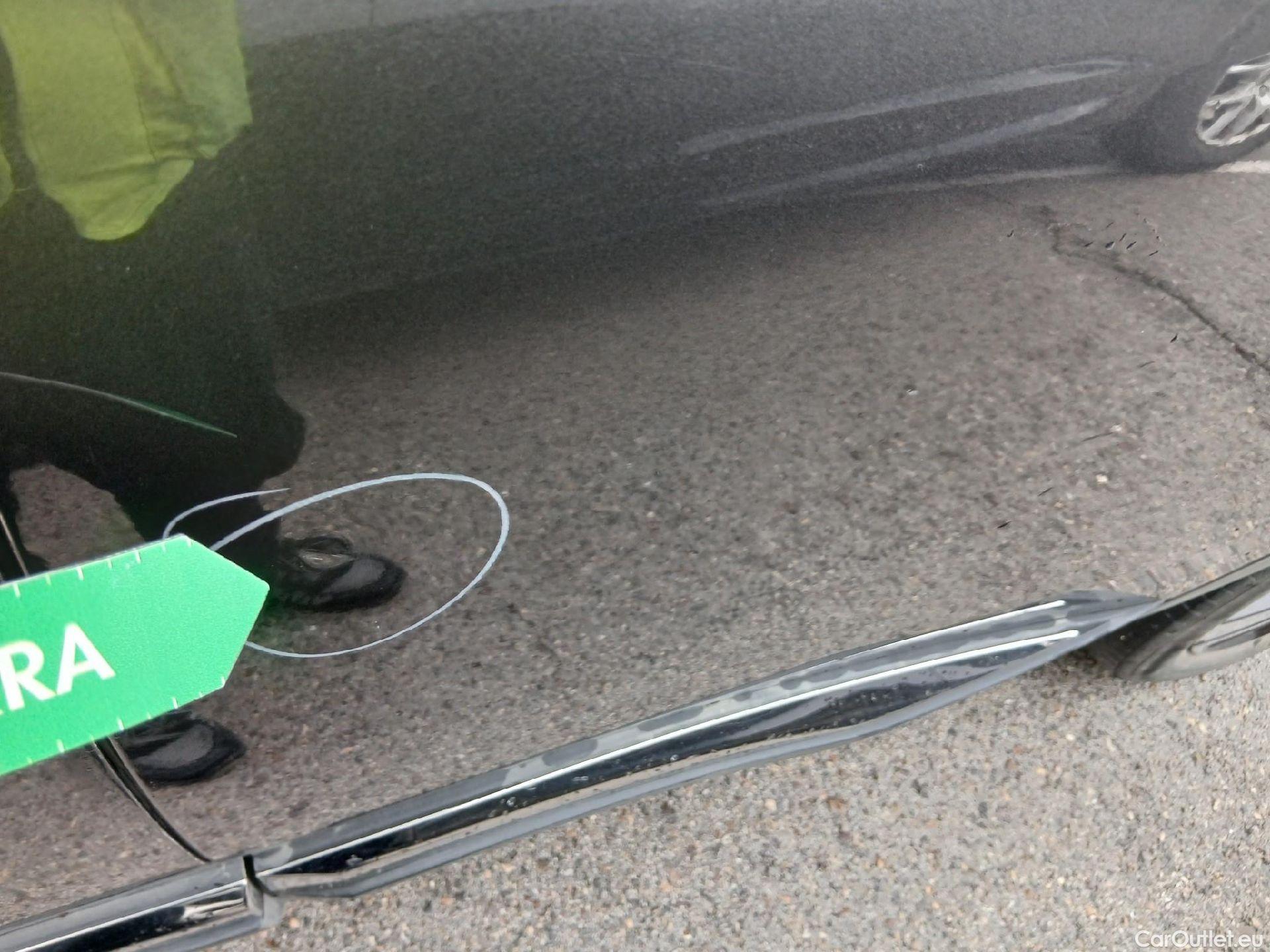  Peugeot  3008 PEUGEOT  Hybrid / 2020 / 5P / todoterreno 225 e-EAT8 Allure Pack #18