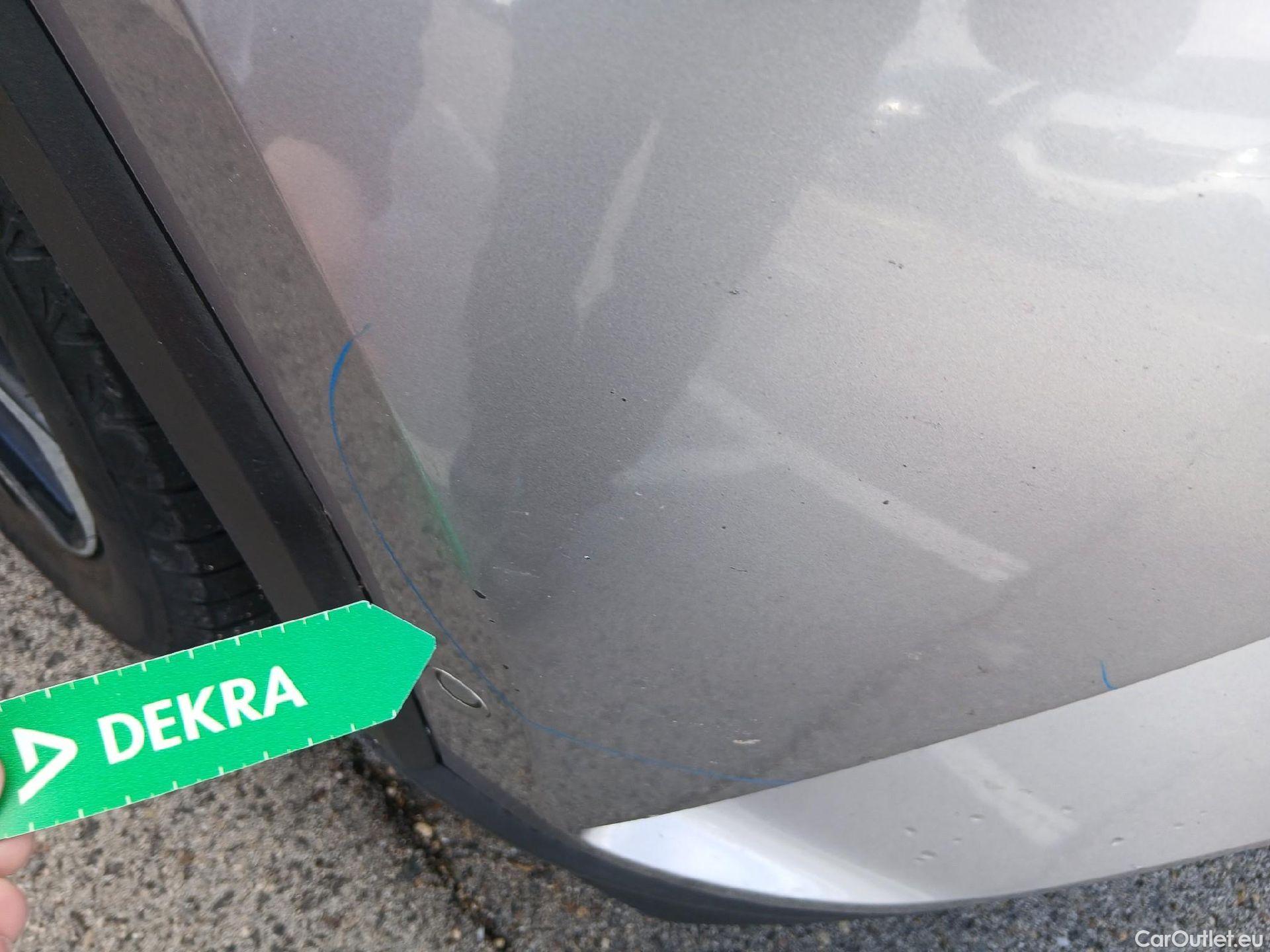  Toyota  C-HR TOYOTA  / 2016 / 5P / todoterreno 1.8 125H Advance (CX) #9