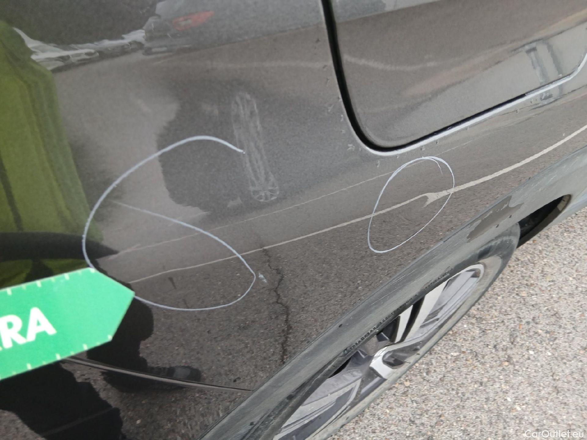  Peugeot  3008 PEUGEOT  Hybrid / 2020 / 5P / todoterreno 225 e-EAT8 Allure Pack #23