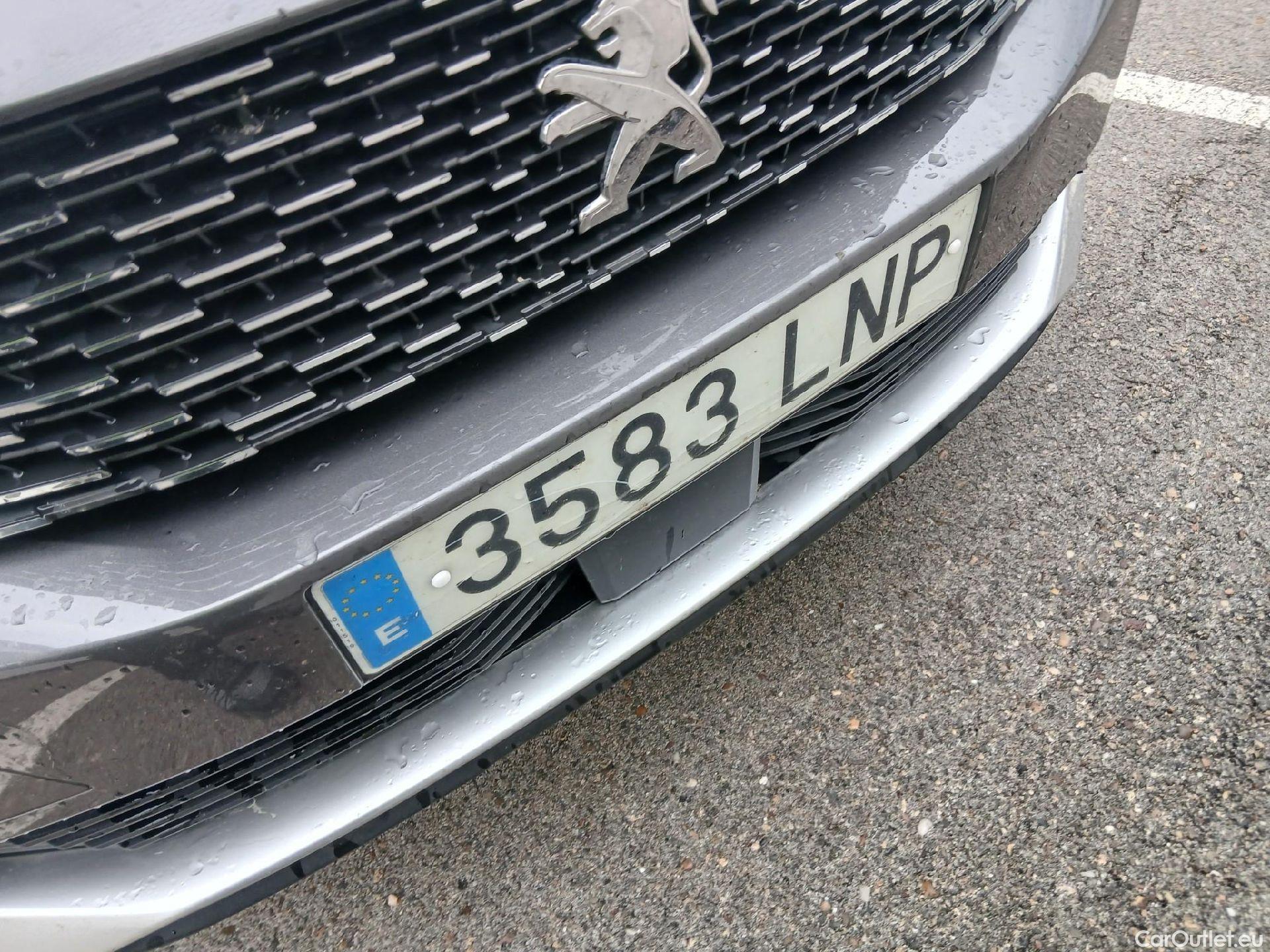  Peugeot  3008 PEUGEOT  Hybrid / 2020 / 5P / todoterreno 225 e-EAT8 Allure Pack #15