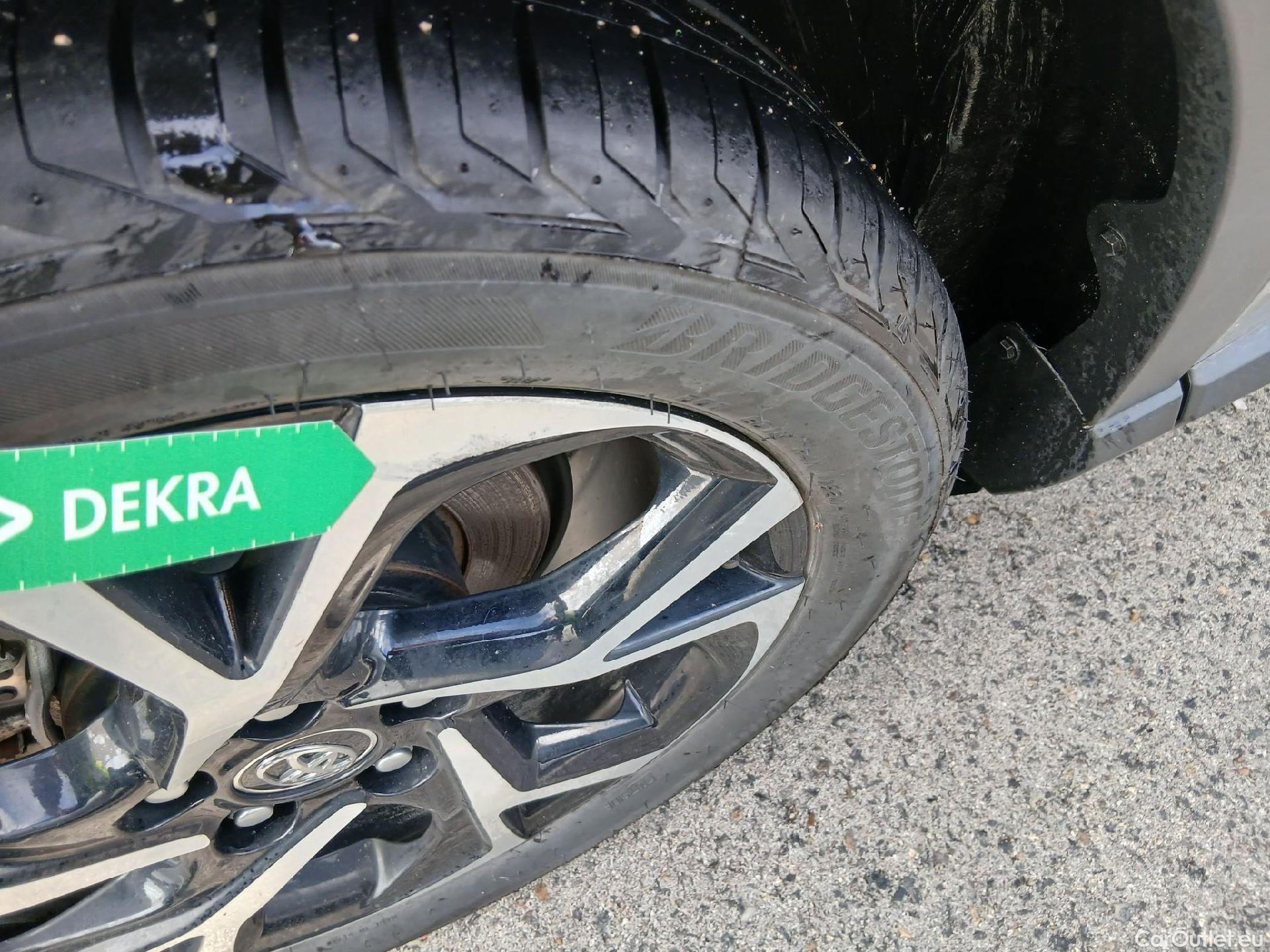  Toyota  C-HR TOYOTA  / 2016 / 5P / todoterreno 1.8 125H Advance (CX) #6