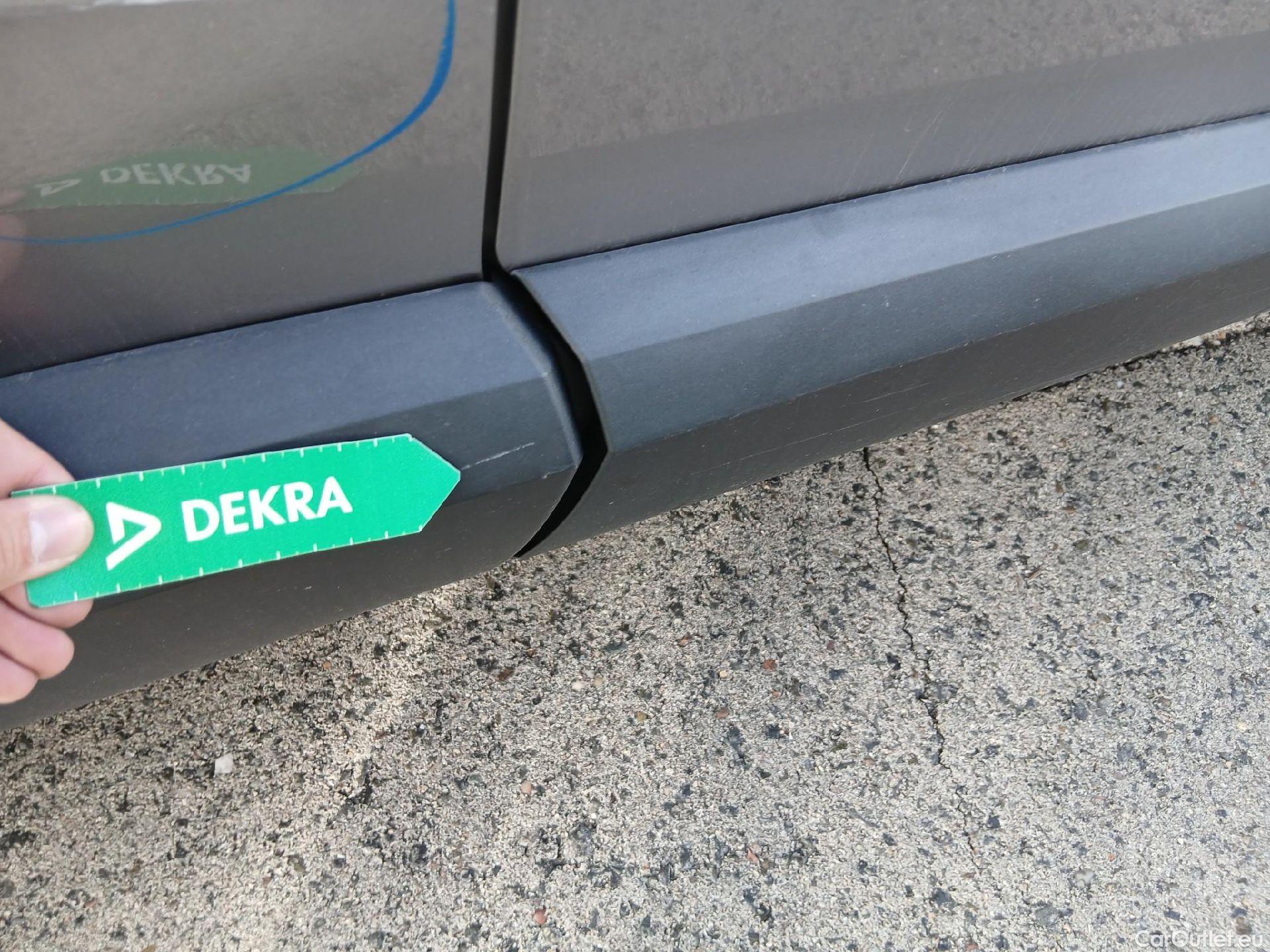  Toyota  C-HR TOYOTA  / 2016 / 5P / todoterreno 1.8 125H Advance (CX) #29