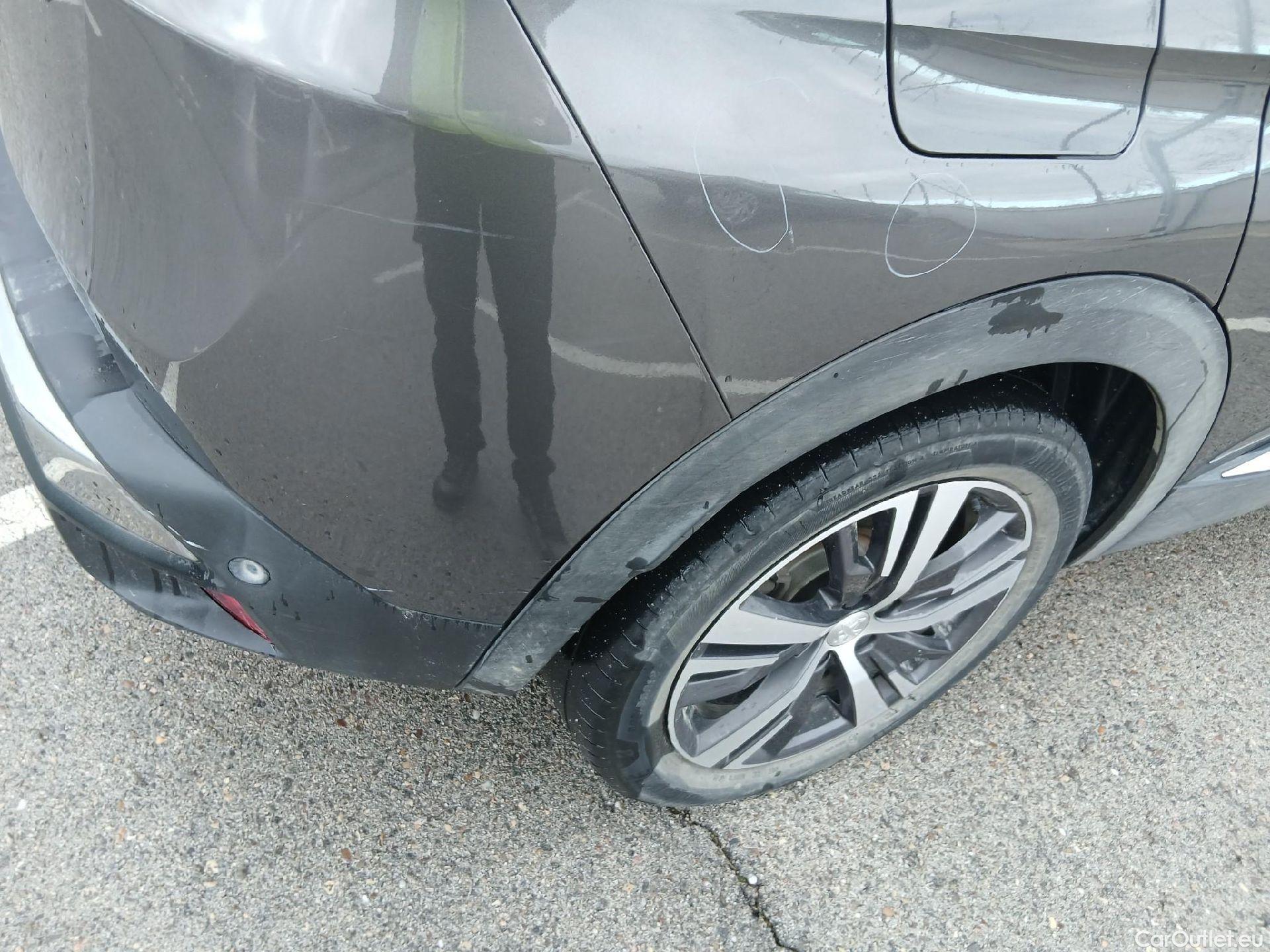  Peugeot  3008 PEUGEOT  Hybrid / 2020 / 5P / todoterreno 225 e-EAT8 Allure Pack #24