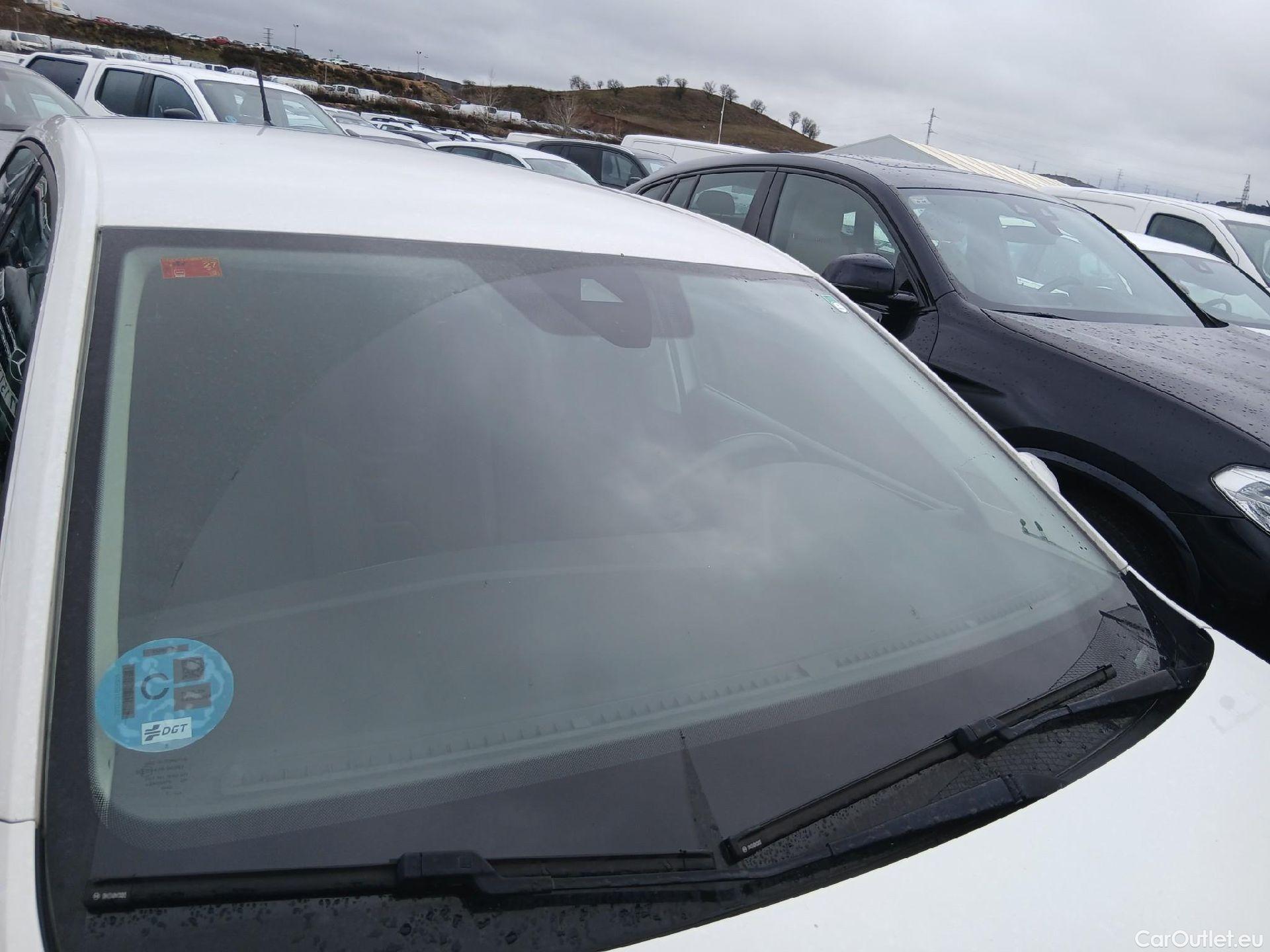  Volkswagen  Polo VOLKSWAGEN  / 2021 / 5P / berlina con portón Life 1.0 TSI 70kW (95CV) #6