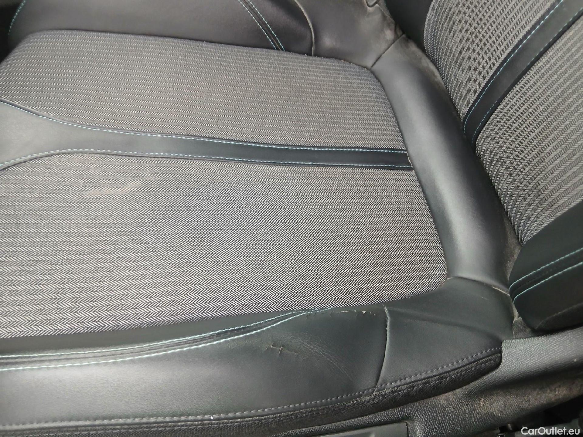  Peugeot  3008 PEUGEOT  Hybrid / 2020 / 5P / todoterreno 225 e-EAT8 Allure Pack #30