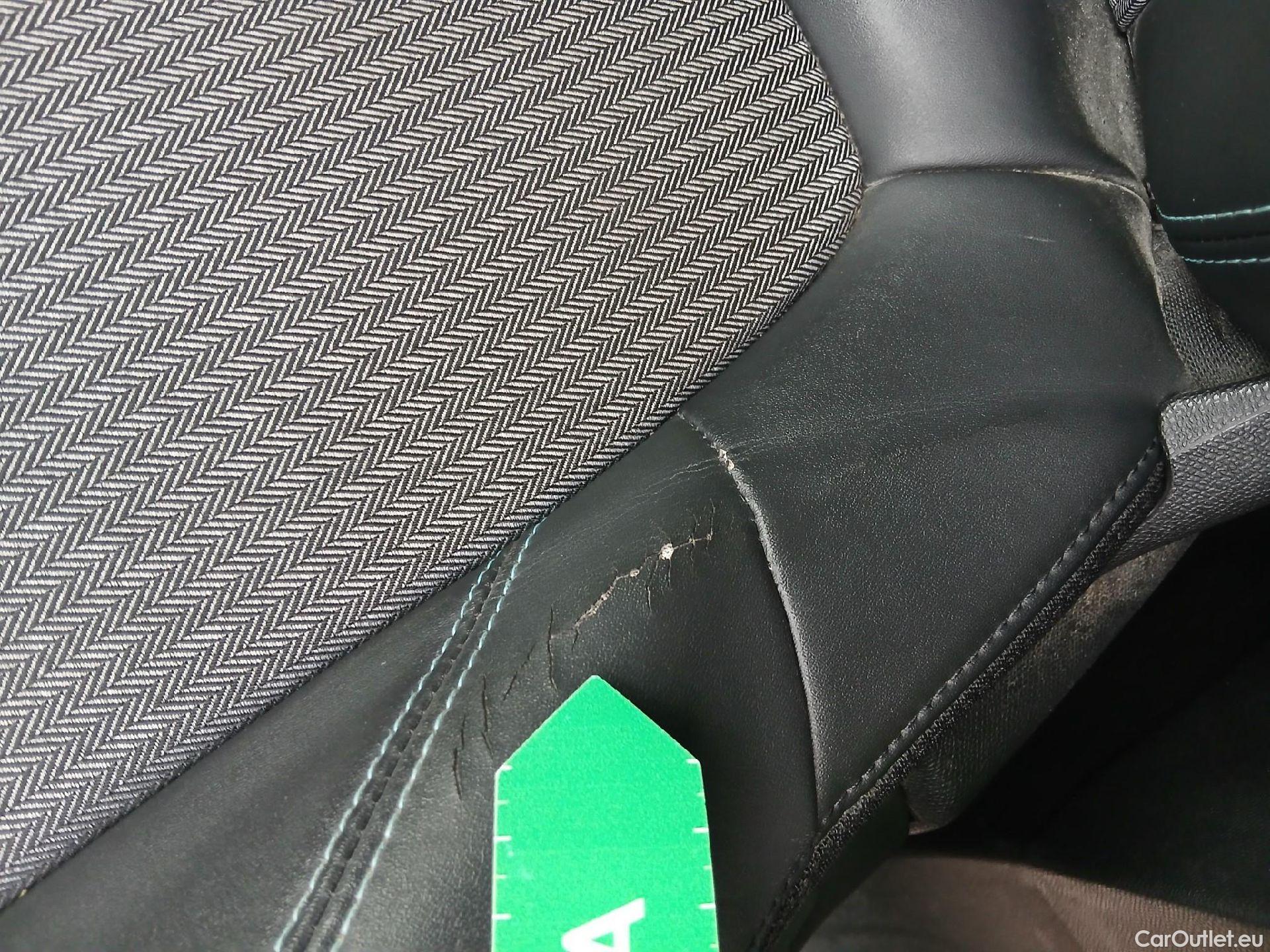  Peugeot  3008 PEUGEOT  Hybrid / 2020 / 5P / todoterreno 225 e-EAT8 Allure Pack #29