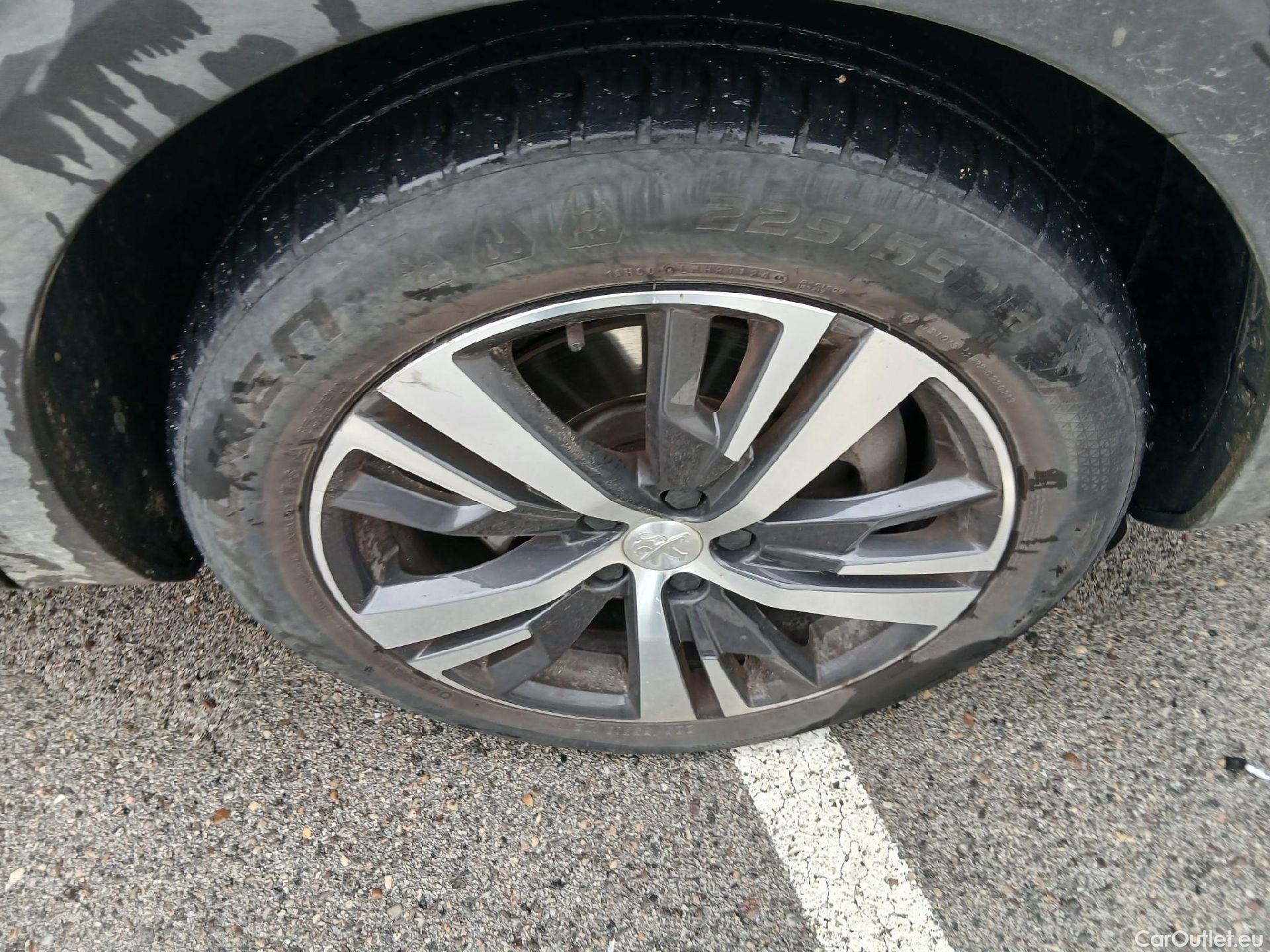  Peugeot  3008 PEUGEOT  Hybrid / 2020 / 5P / todoterreno 225 e-EAT8 Allure Pack #9