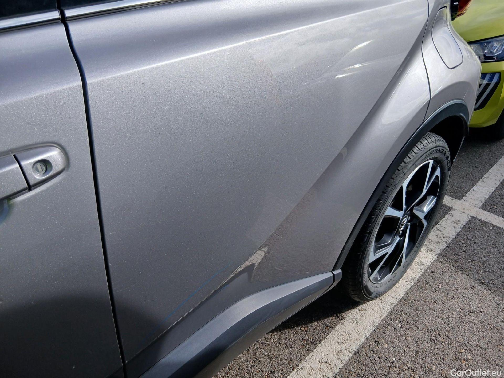  Toyota  C-HR TOYOTA  / 2016 / 5P / todoterreno 1.8 125H Advance (CX) #16