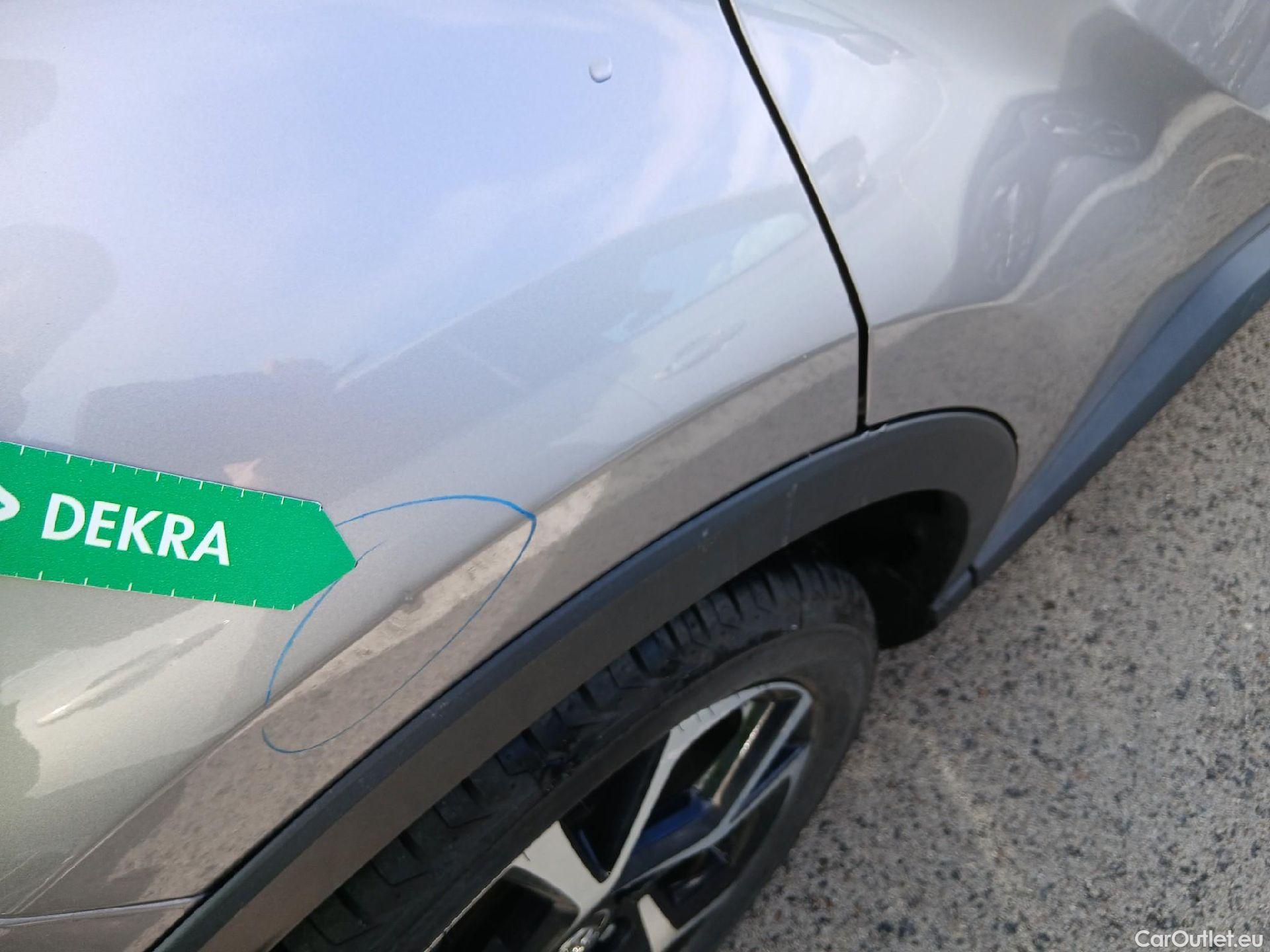  Toyota  C-HR TOYOTA  / 2016 / 5P / todoterreno 1.8 125H Advance (CX) #26