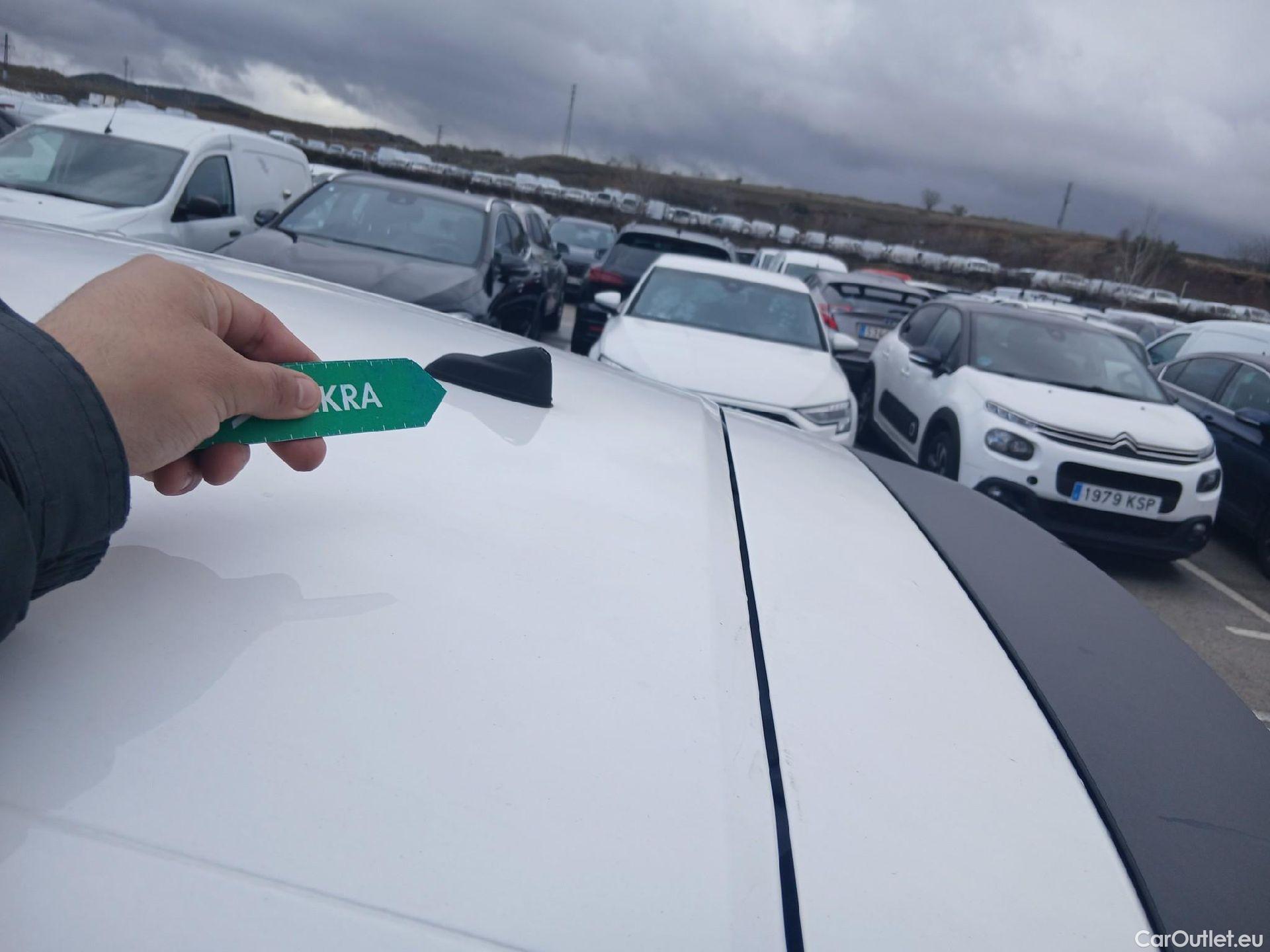  Opel  Corsa OPEL  / 2019 / 5P / berlina con portón 1.2T XHL 74kW (100CV) Edition #18