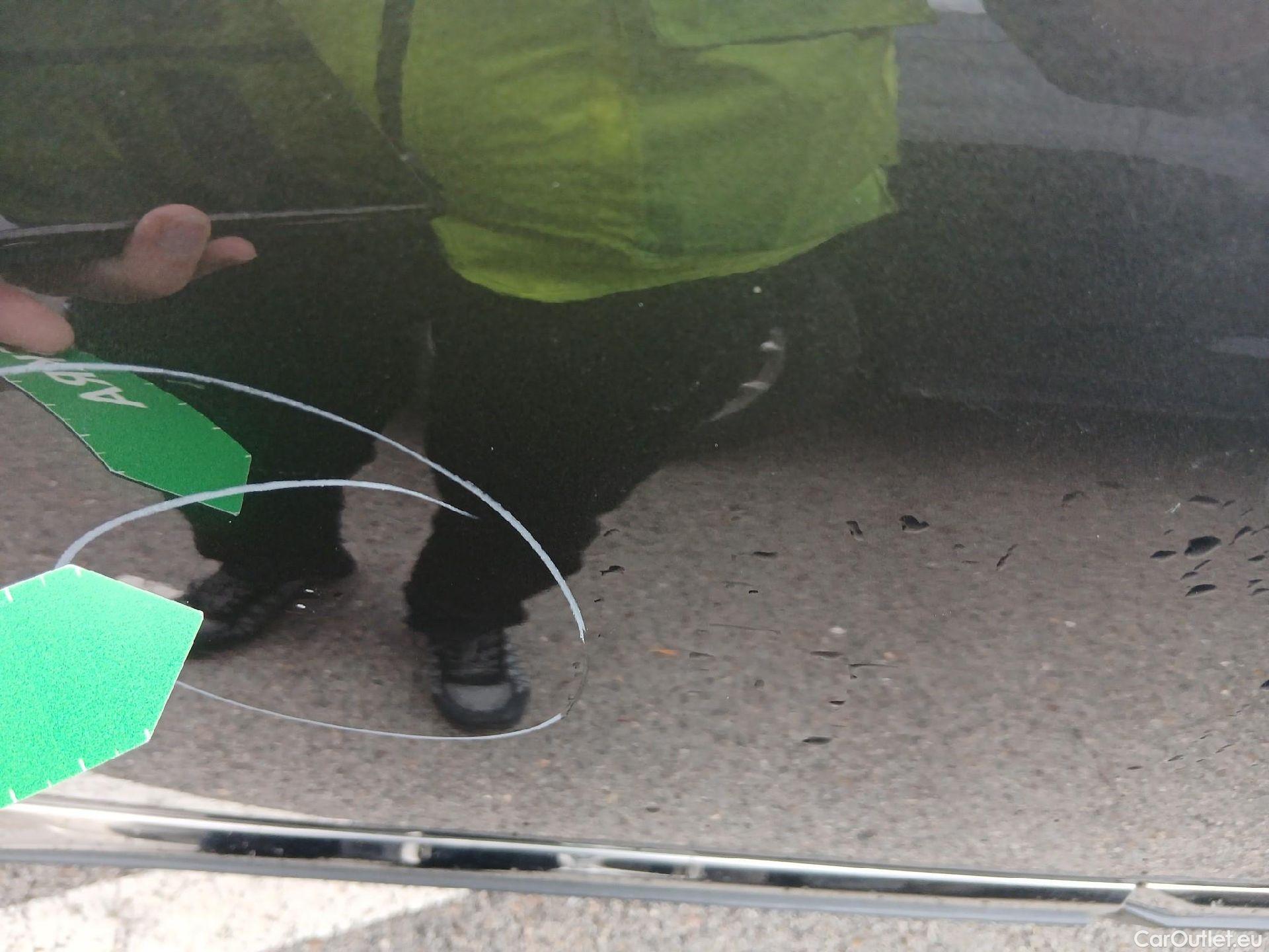  Peugeot  3008 PEUGEOT  Hybrid / 2020 / 5P / todoterreno 225 e-EAT8 Allure Pack #16